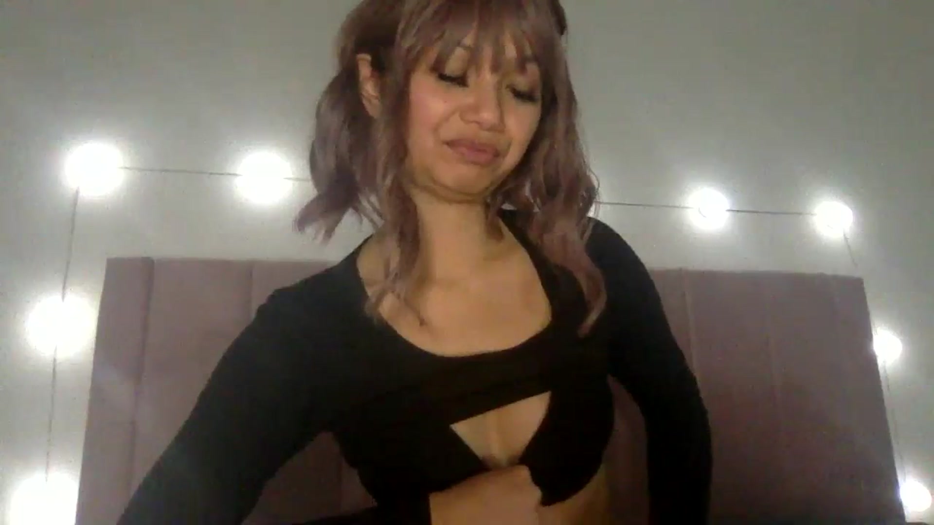 Gallery image thumbnail from MilaStylesTV's myfreecams stream on, 12/10/2023, 08:03 image 10 of 20