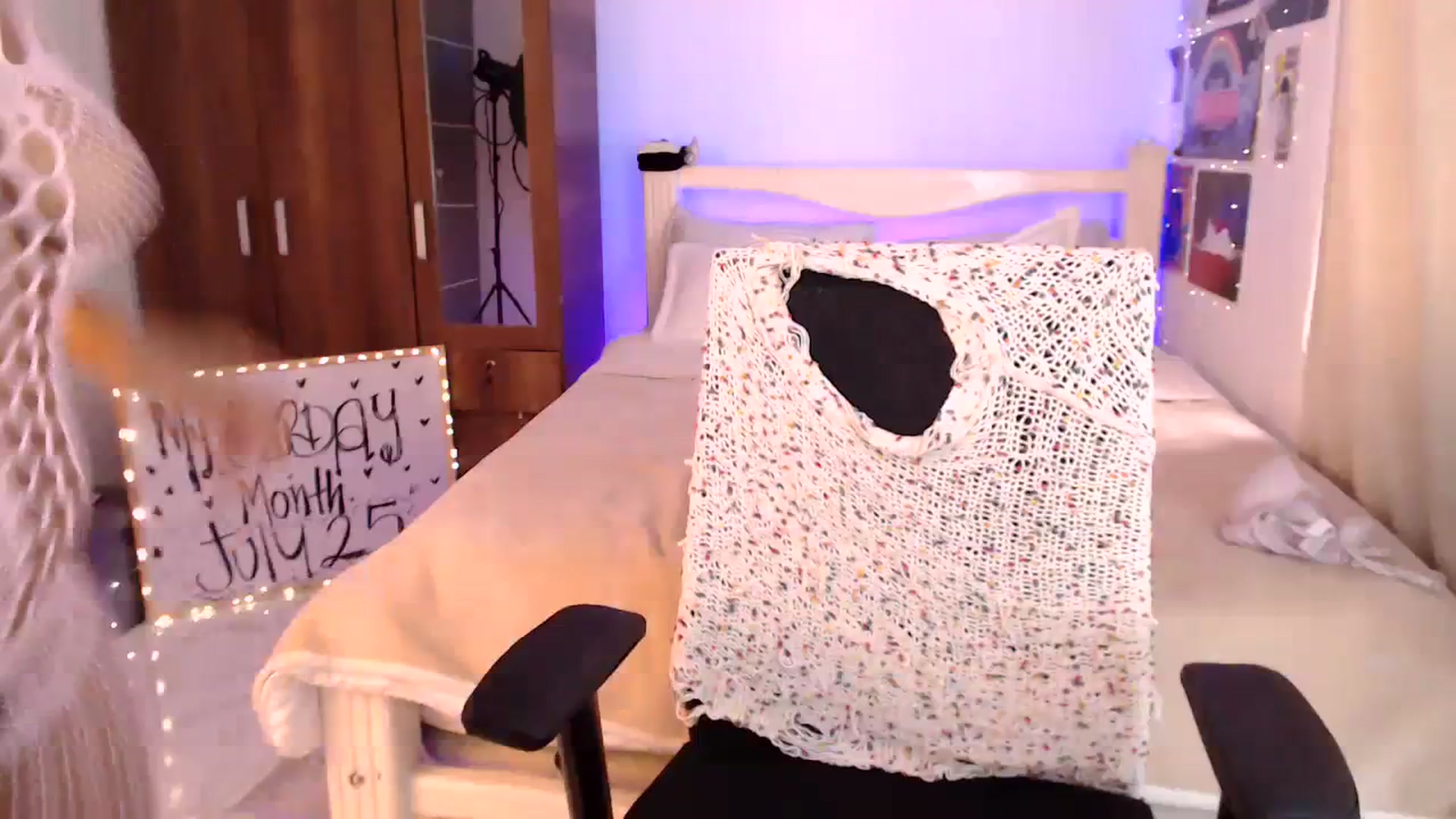 Gallery image thumbnail from MilaSun_'s myfreecams stream on, 07/01/2023, 19:26 image 4 of 20