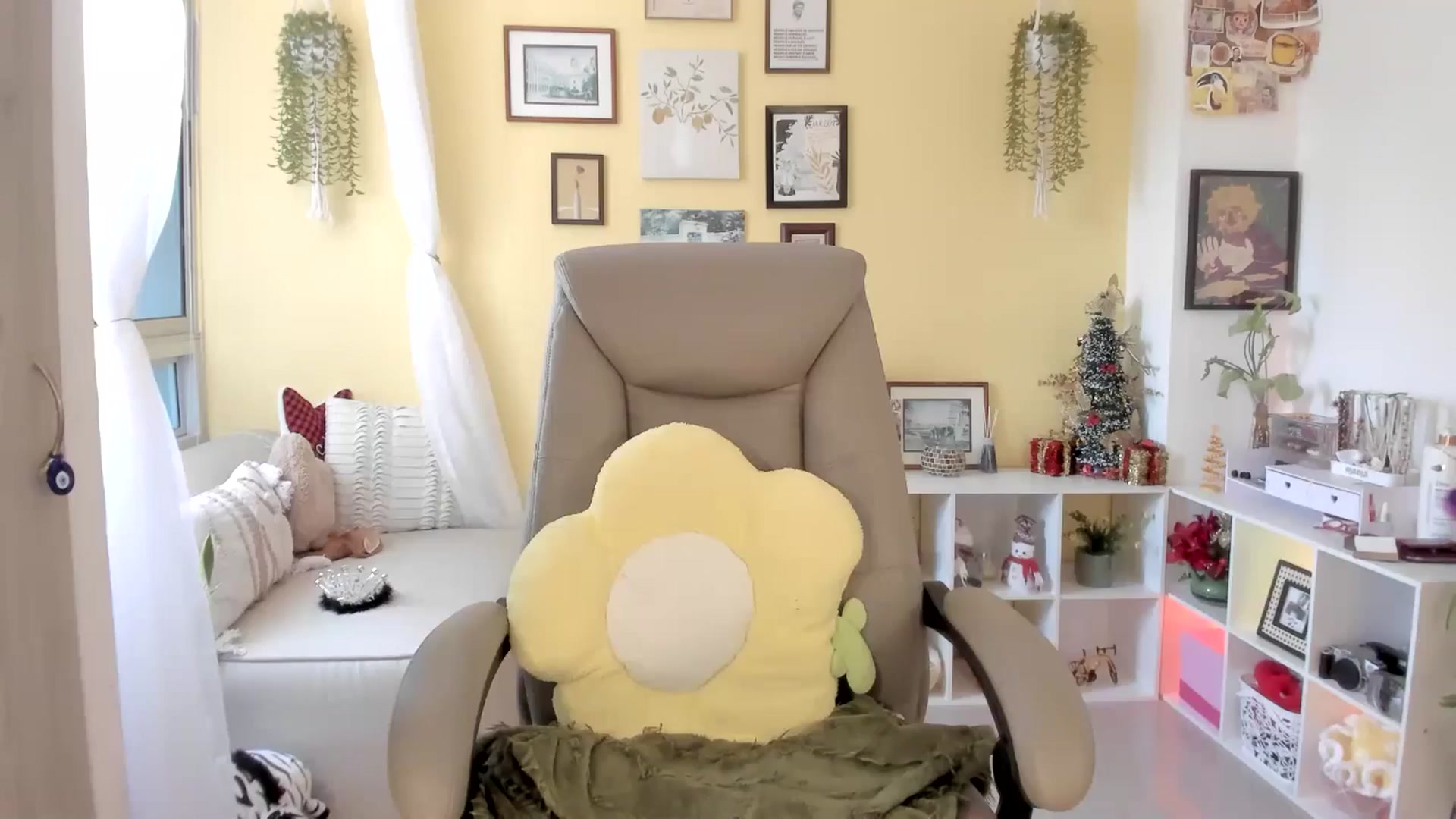 Gallery image thumbnail from MilaSun_'s myfreecams stream on, 12/31/2025, 17:51 image 16 of 20
