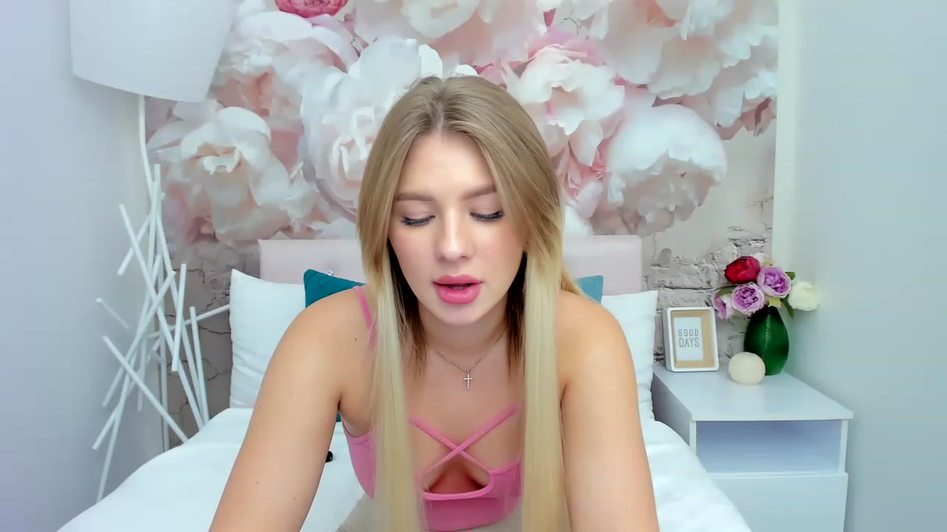 Gallery image thumbnail from MilaVox's myfreecams stream on, 12/02/2022, 18:42 image 10 of 20