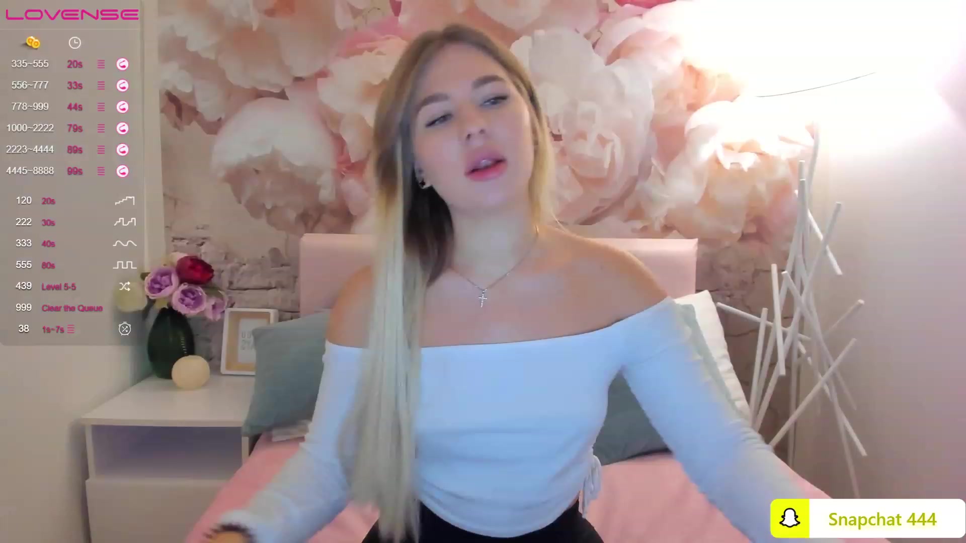 Gallery image thumbnail from MilaVox's myfreecams stream on, 12/03/2022, 11:44 image 11 of 20