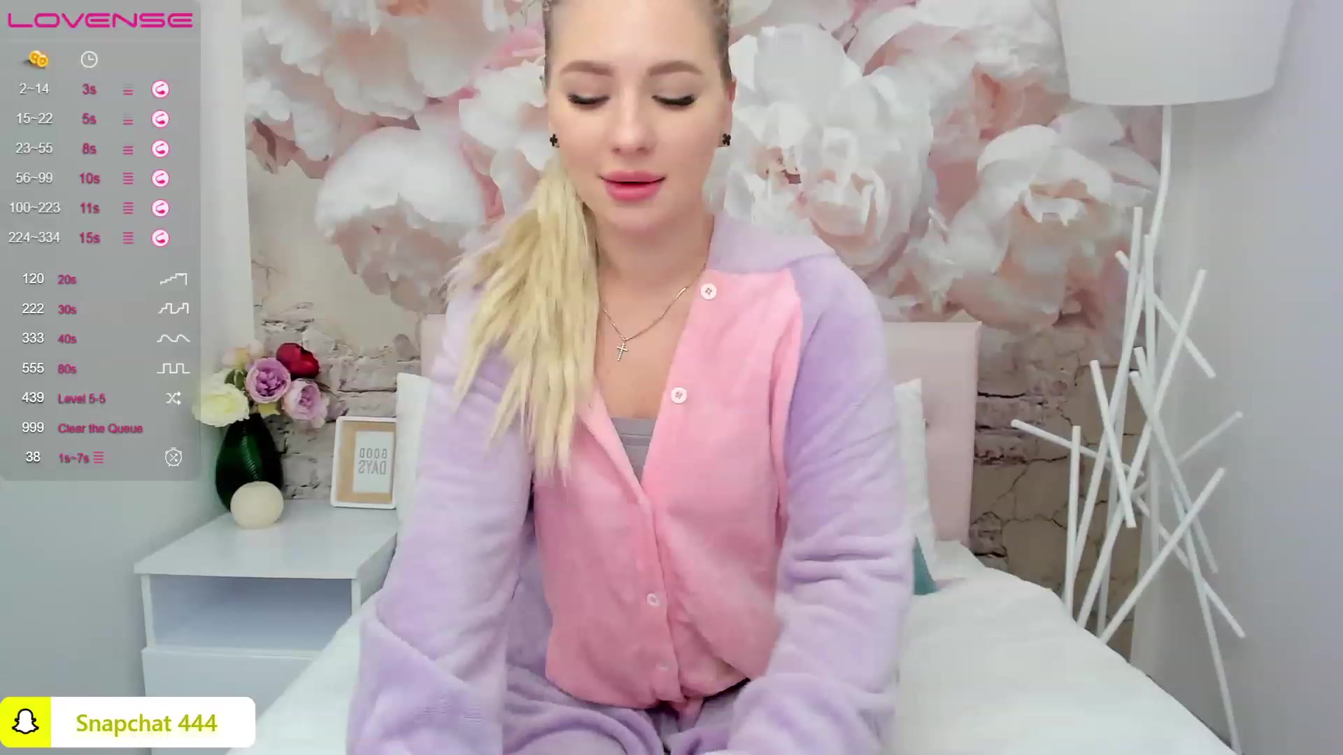 Gallery image thumbnail from MilaVox's myfreecams stream on, 12/07/2022, 14:12 image 11 of 20