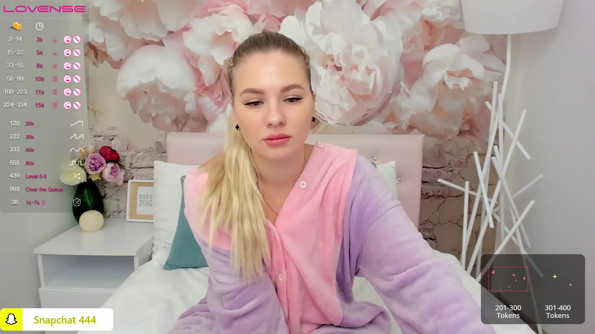 Gallery image thumbnail from MilaVox's myfreecams stream on, 12/07/2022, 16:41 image 14 of 20