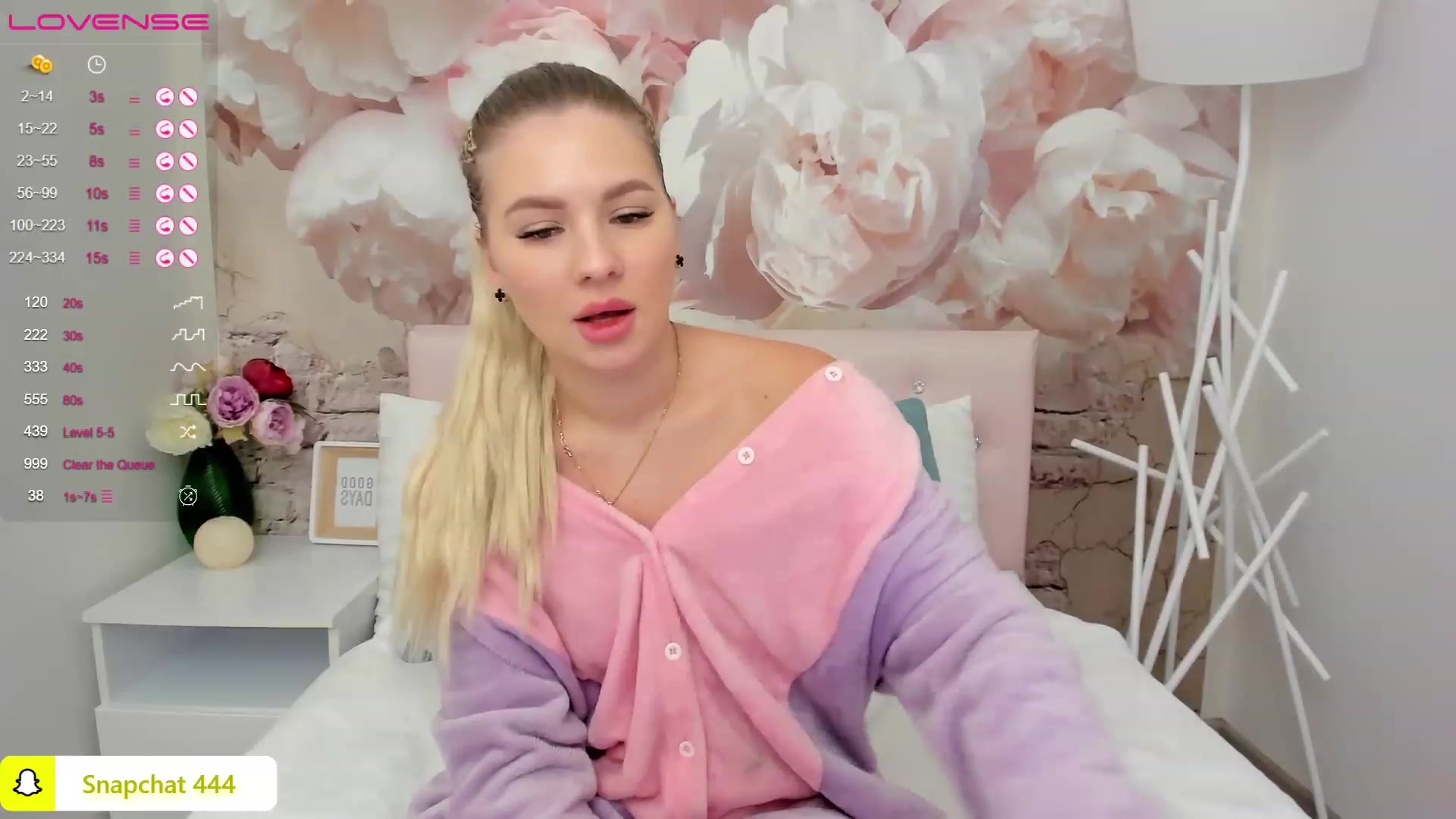 Gallery image thumbnail from MilaVox's myfreecams stream on, 12/07/2022, 16:41 image 12 of 20