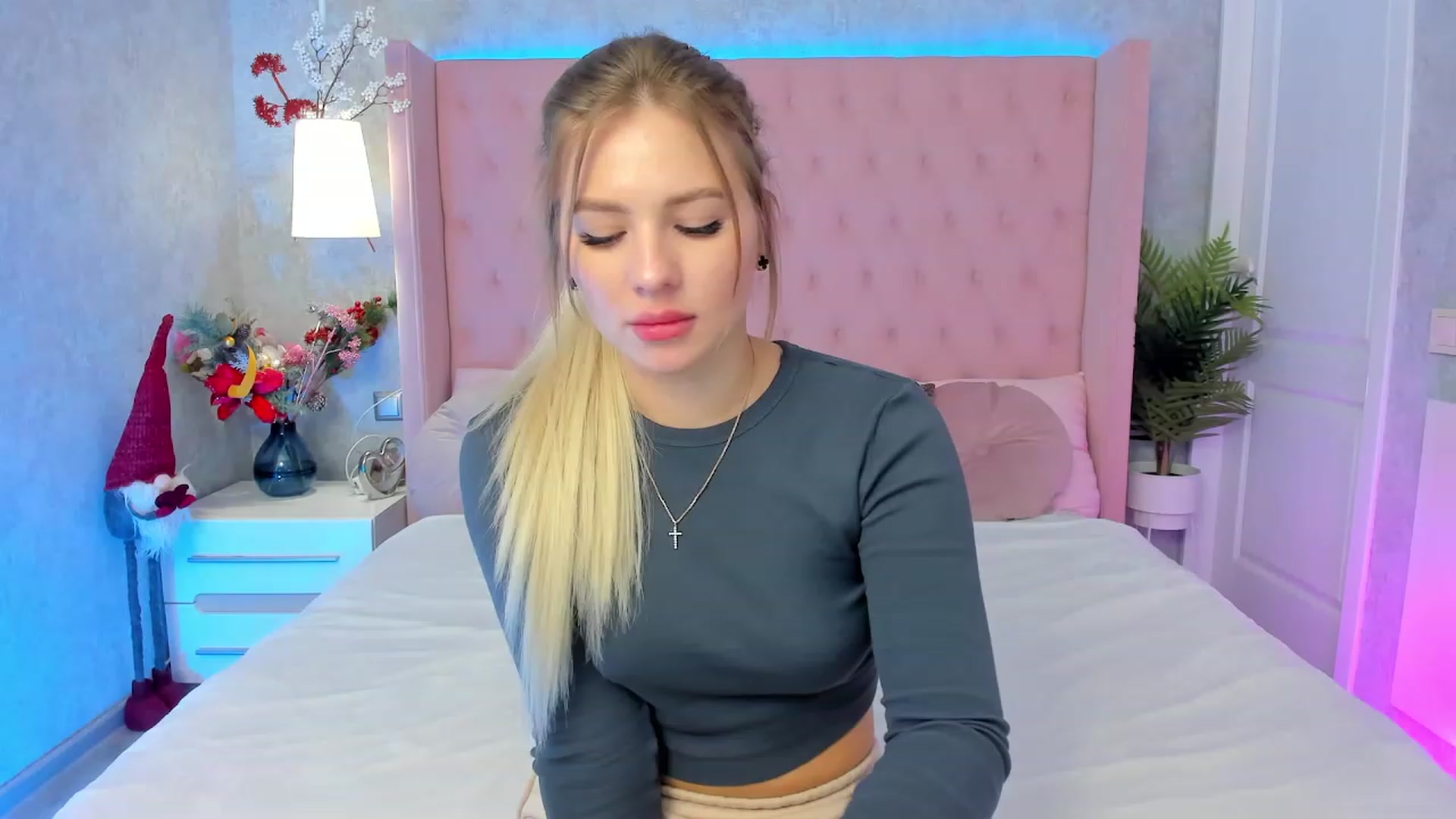 Gallery image thumbnail from MilaVox's myfreecams stream on, 01/03/2023, 19:25 image 2 of 20