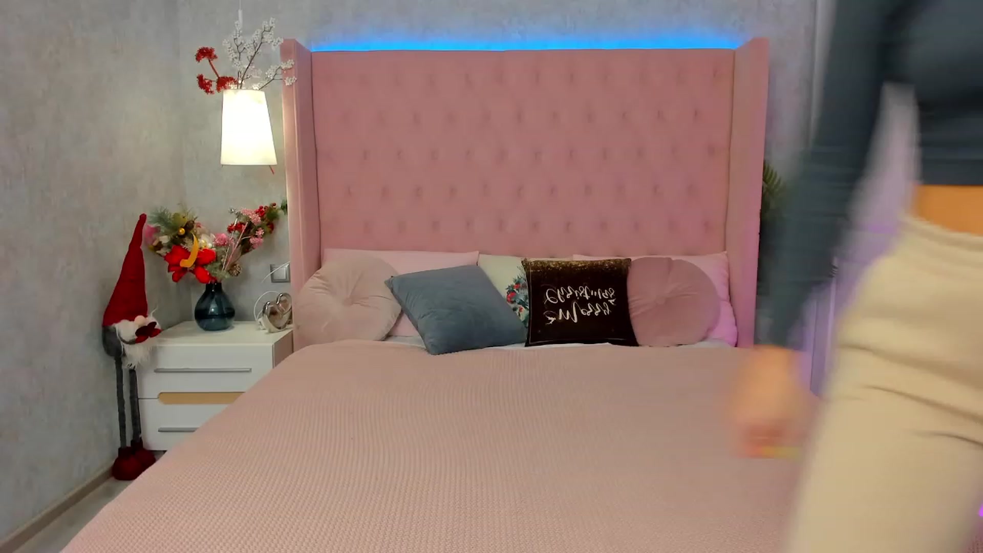 Gallery image thumbnail from MilaVox's myfreecams stream on, 01/03/2023, 19:25 image 20 of 20