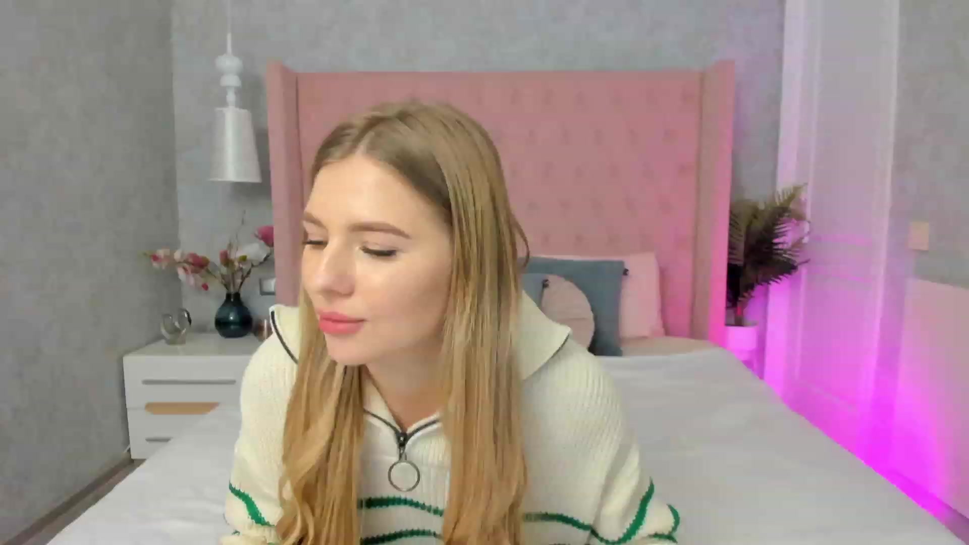 Gallery image thumbnail from MilaVox's myfreecams stream on, 01/25/2023, 19:30 image 13 of 20