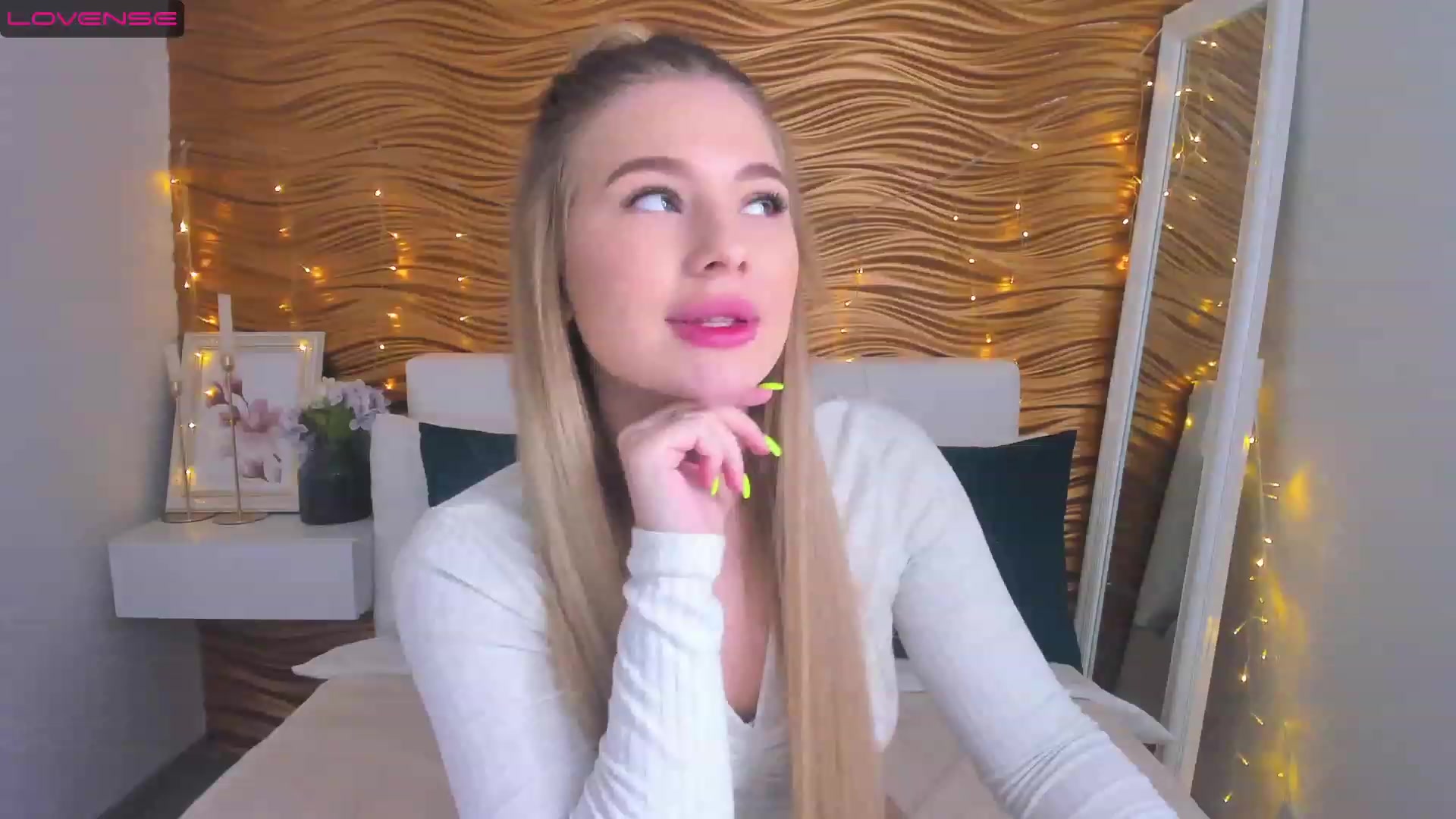 Gallery image thumbnail from MilaVox's myfreecams stream on, 02/01/2023, 11:28 image 6 of 20
