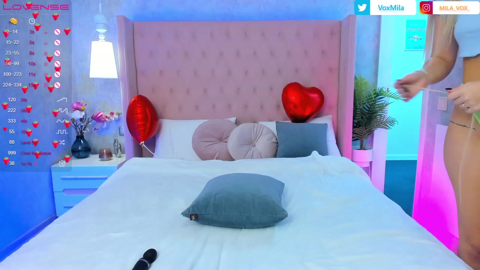 Gallery image thumbnail from MilaVox's myfreecams stream on, 02/17/2023, 17:32 image 8 of 20