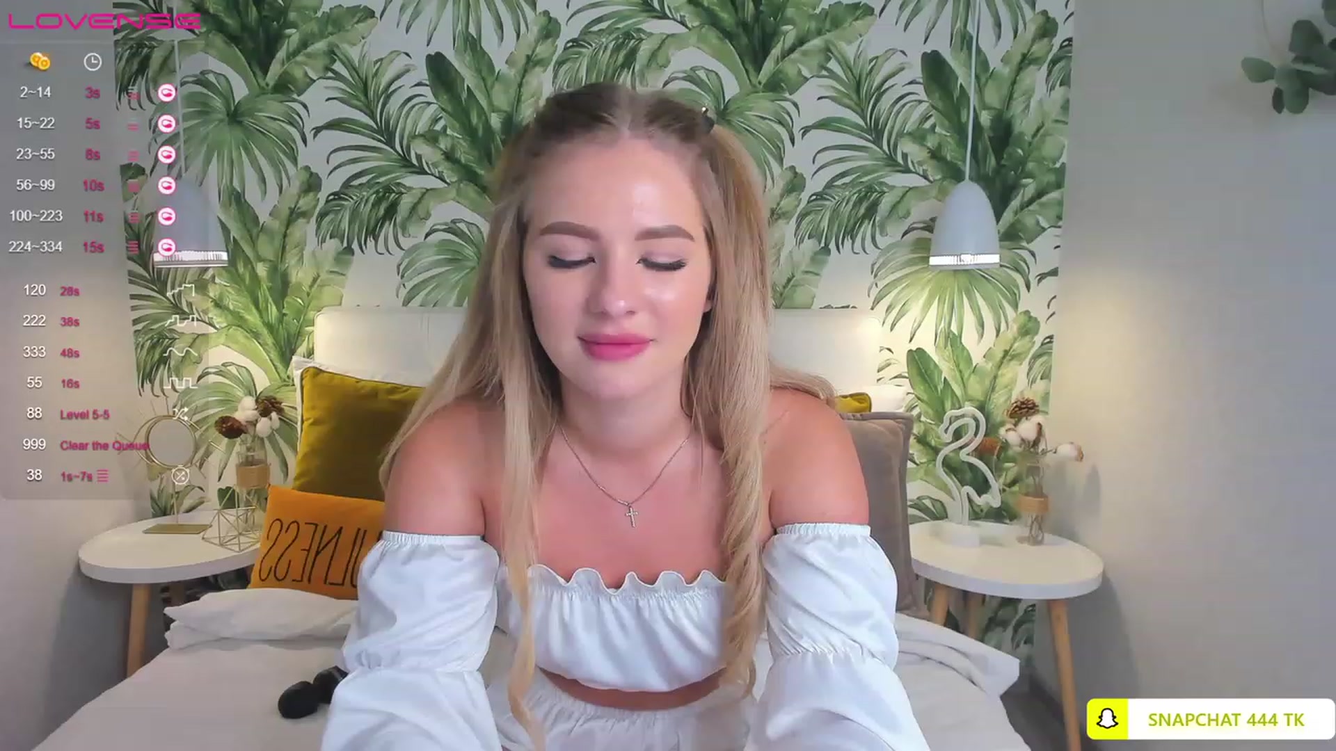 Gallery image thumbnail from MilaVox's myfreecams stream on, 03/08/2023, 17:00 image 11 of 20