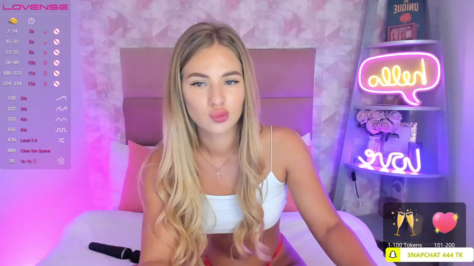 Gallery image thumbnail from MilaVox's myfreecams stream on, 03/31/2023, 18:04 image 2 of 20