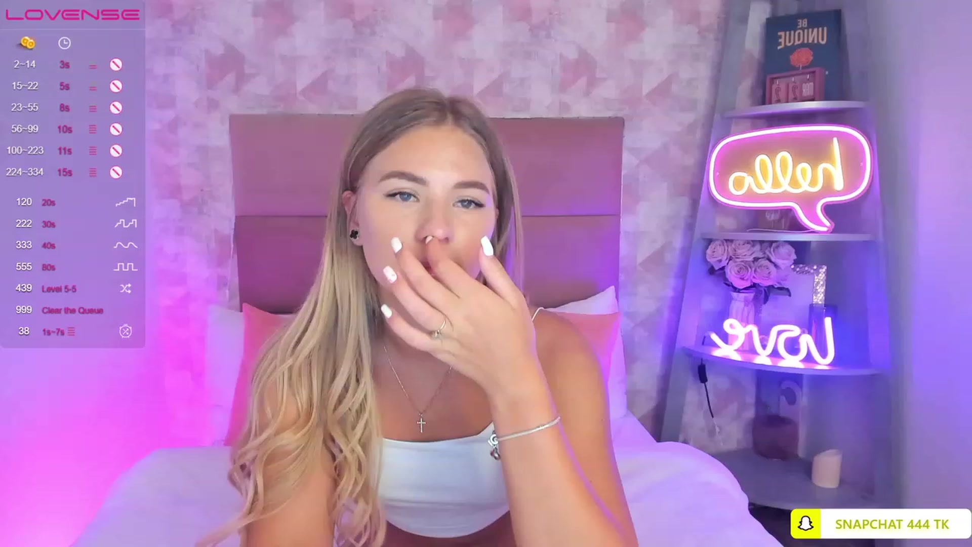 Gallery image thumbnail from MilaVox's myfreecams stream on, 03/31/2023, 18:27 image 2 of 20
