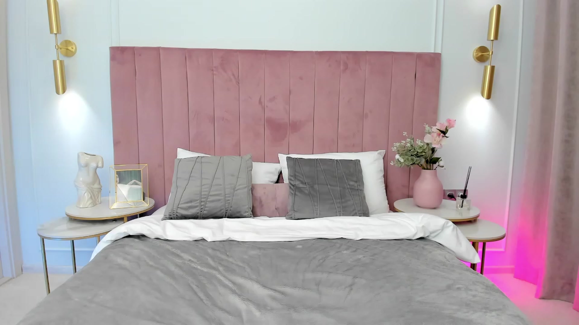 Gallery image thumbnail from MilaVox's myfreecams stream on, 07/01/2023, 19:02 image 20 of 20