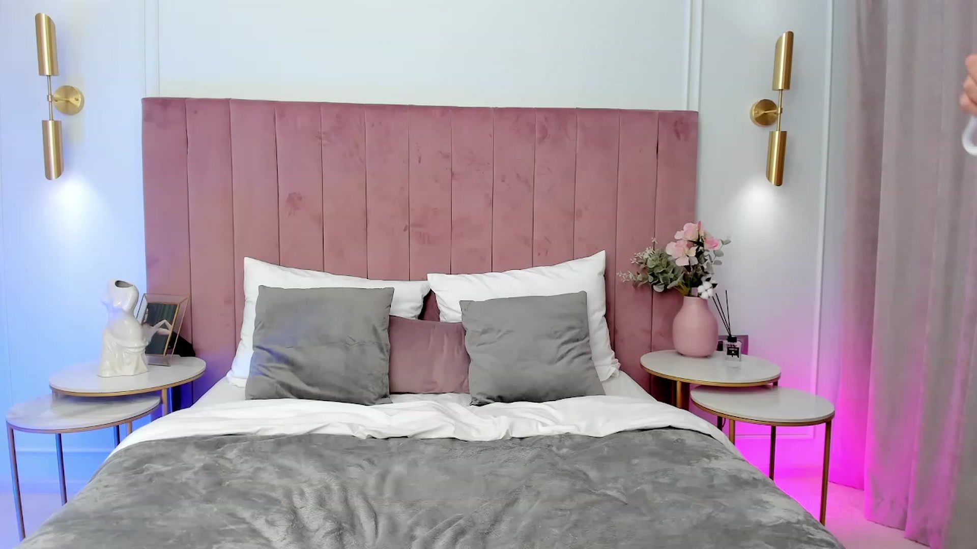 Gallery image thumbnail from MilaVox's myfreecams stream on, 08/09/2023, 13:02 image 2 of 20