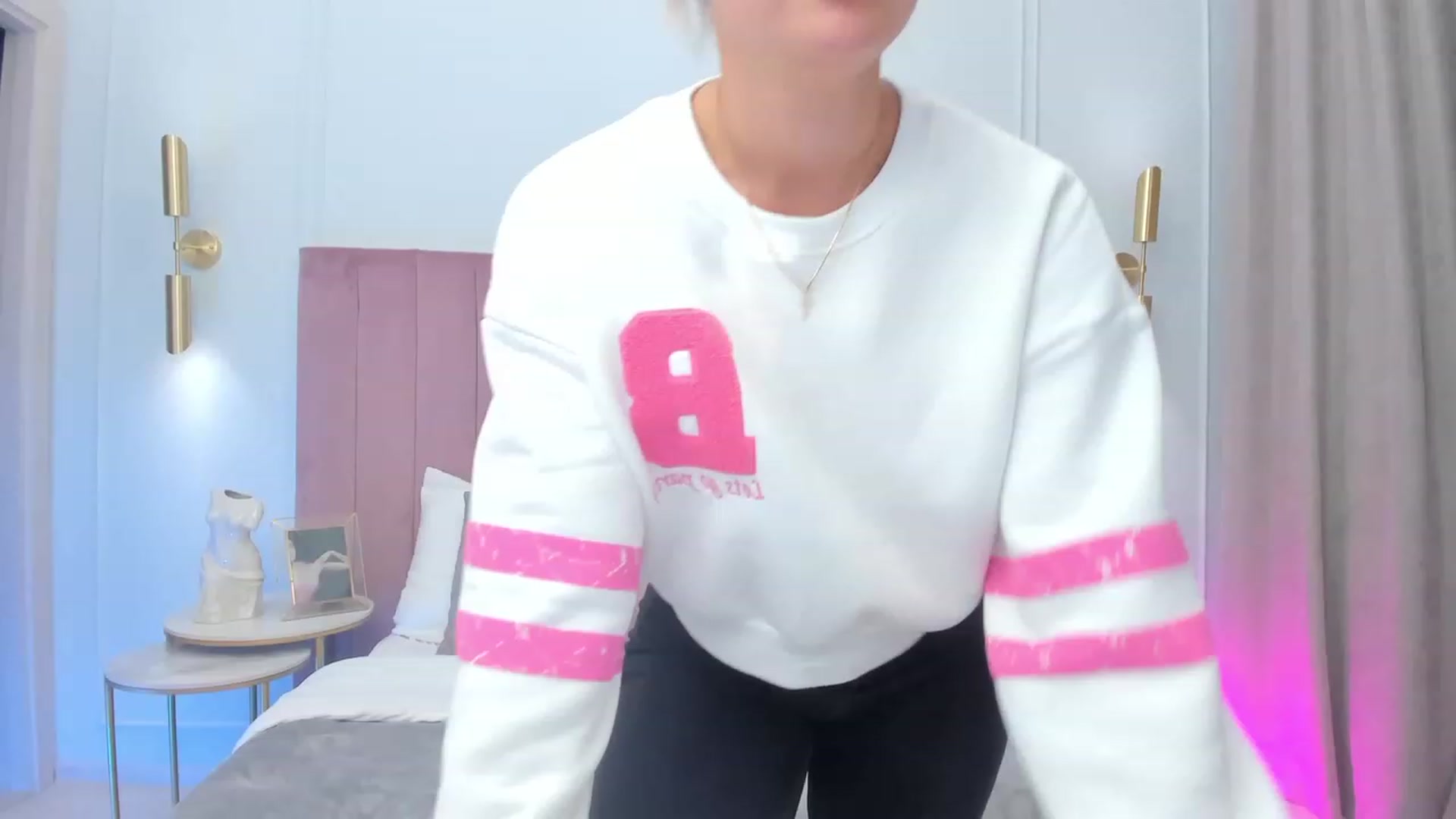Gallery image thumbnail from MilaVox's myfreecams stream on, 09/20/2023, 19:00 image 17 of 20