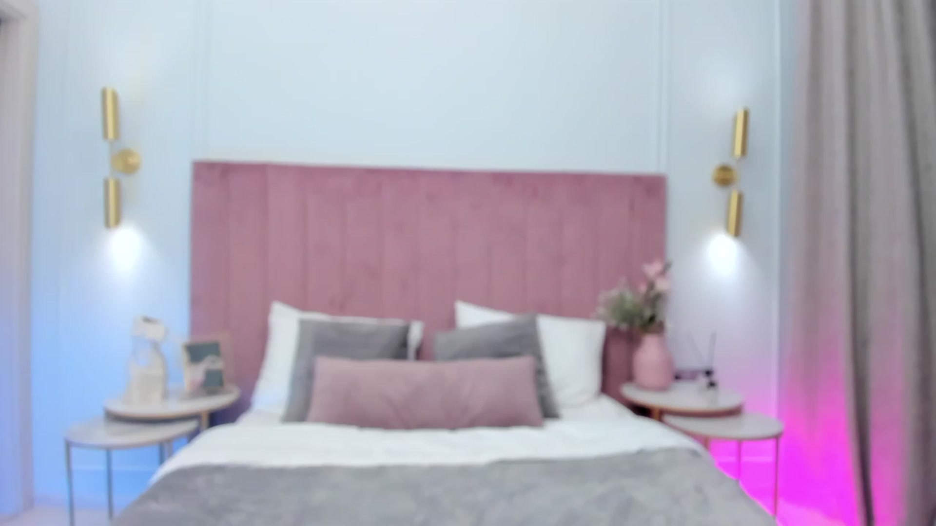 Gallery image thumbnail from MilaVox's myfreecams stream on, 09/20/2023, 19:00 image 16 of 20