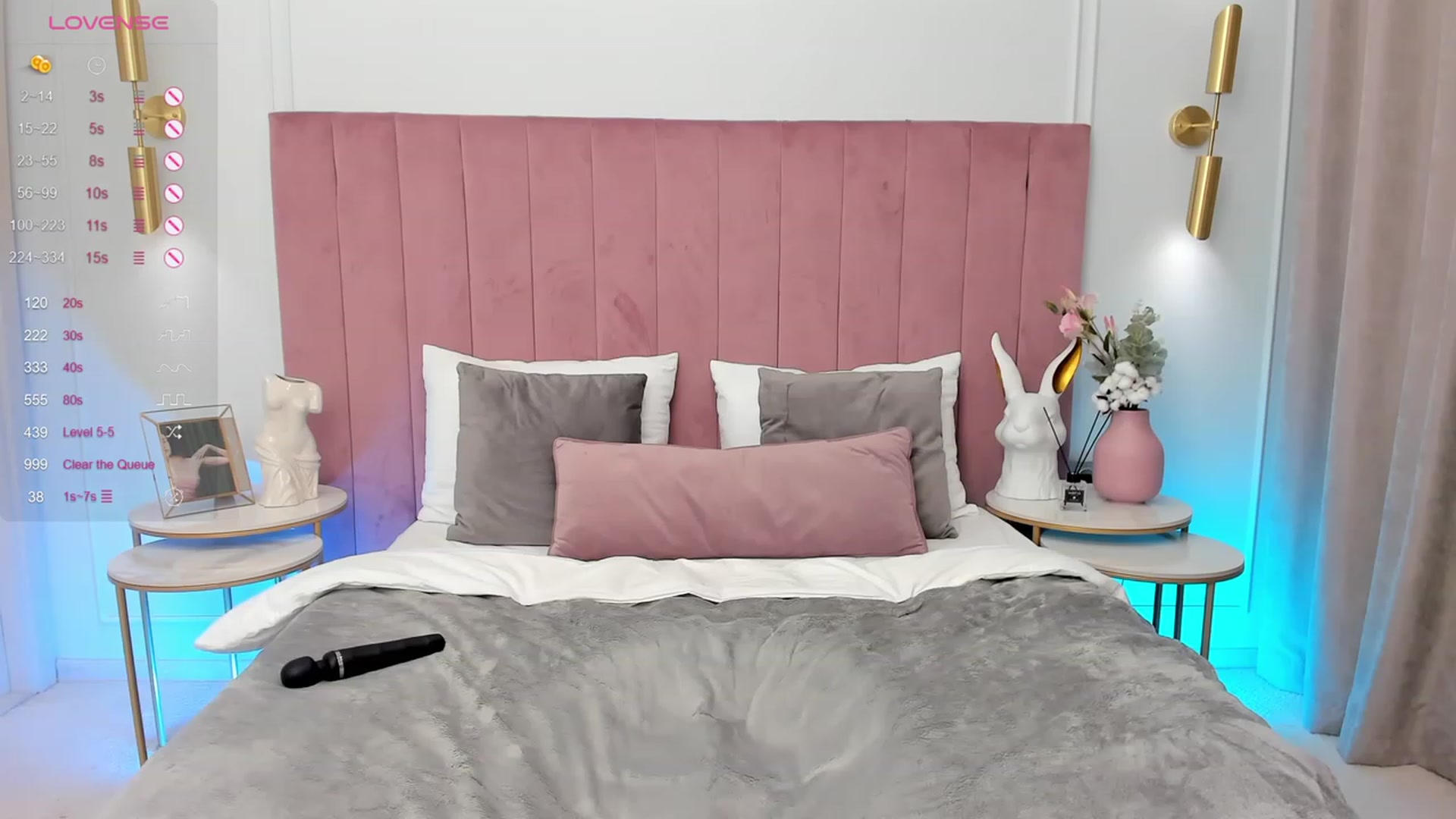 Gallery image thumbnail from MilaVox's myfreecams stream on, 11/22/2023, 14:17 image 13 of 20