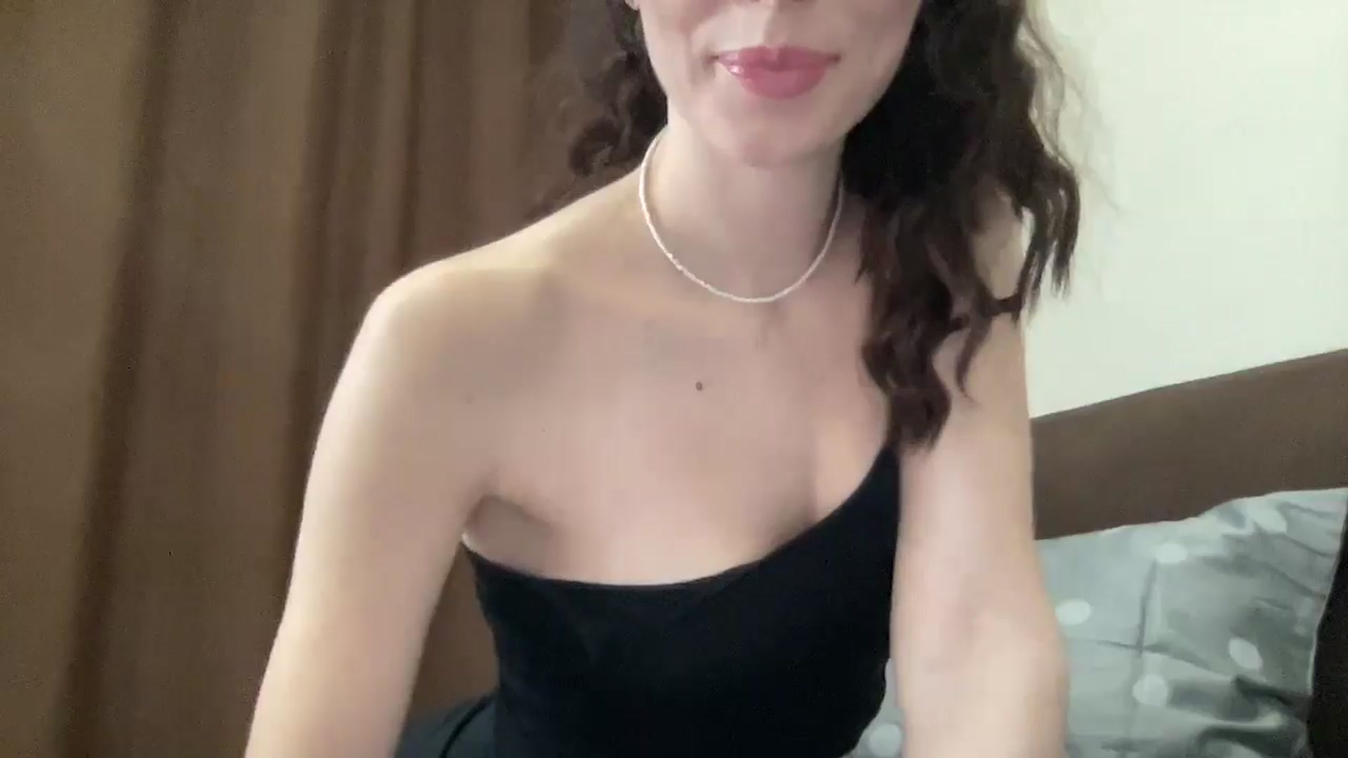 Gallery image thumbnail from MilaWylde's myfreecams stream on, 02/08/2025, 09:42 image 13 of 20