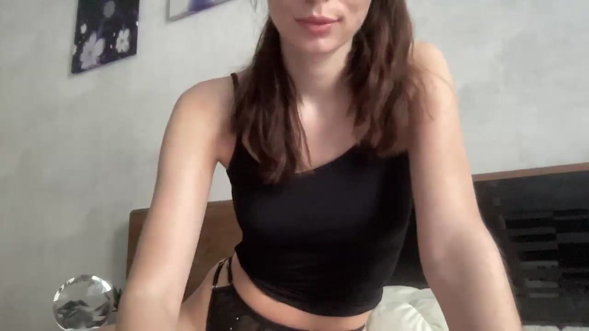 Gallery image thumbnail from MilaWylde's myfreecams stream on, 06/07/2025, 07:43 image 11 of 20