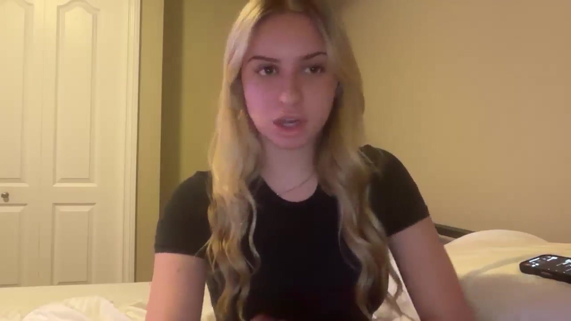 Gallery image thumbnail from Mila_Rome's myfreecams stream on, 12/21/2025, 10:19 image 6 of 20