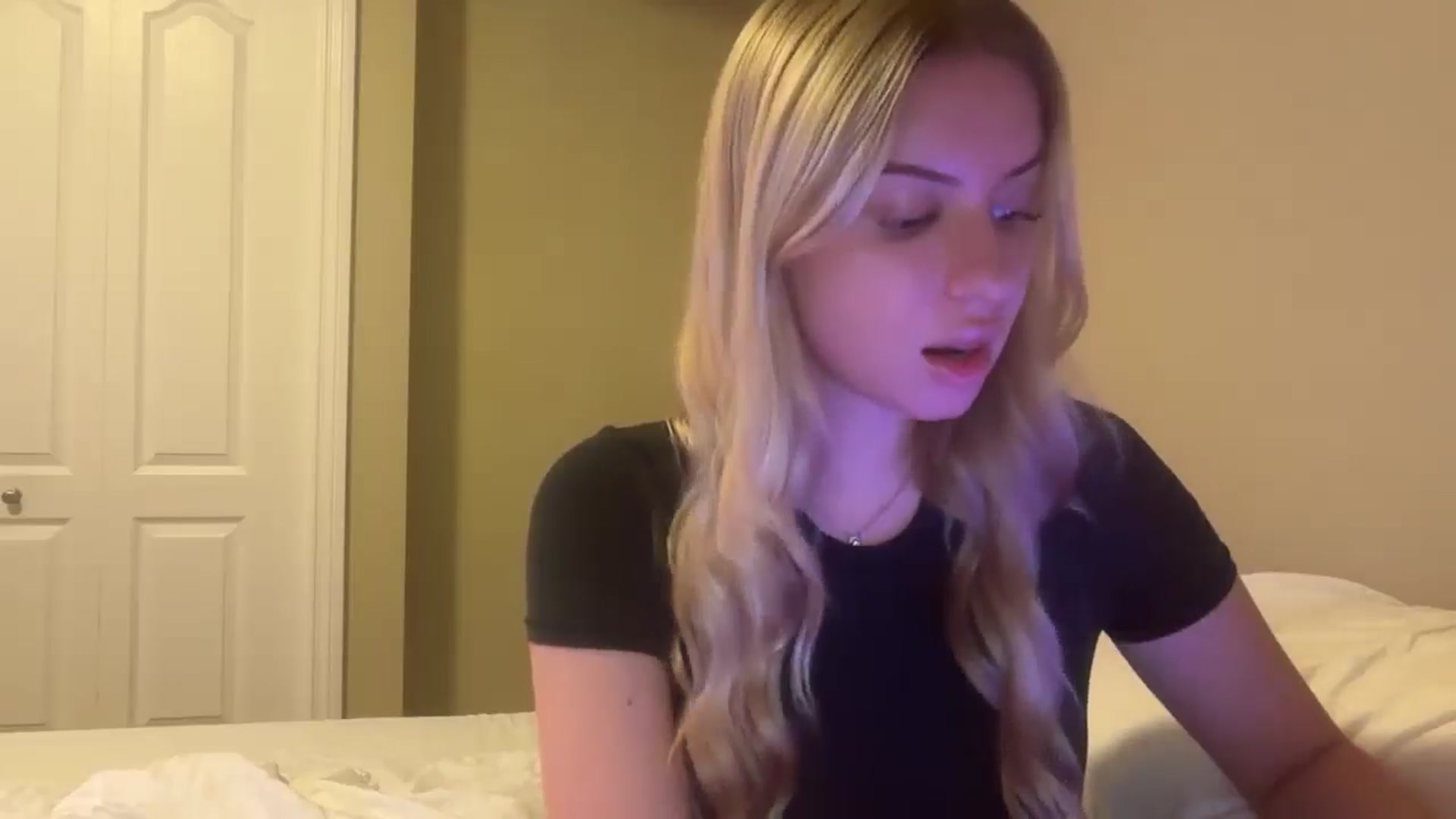 Gallery image thumbnail from Mila_Rome's myfreecams stream on, 12/21/2025, 10:19 image 5 of 20