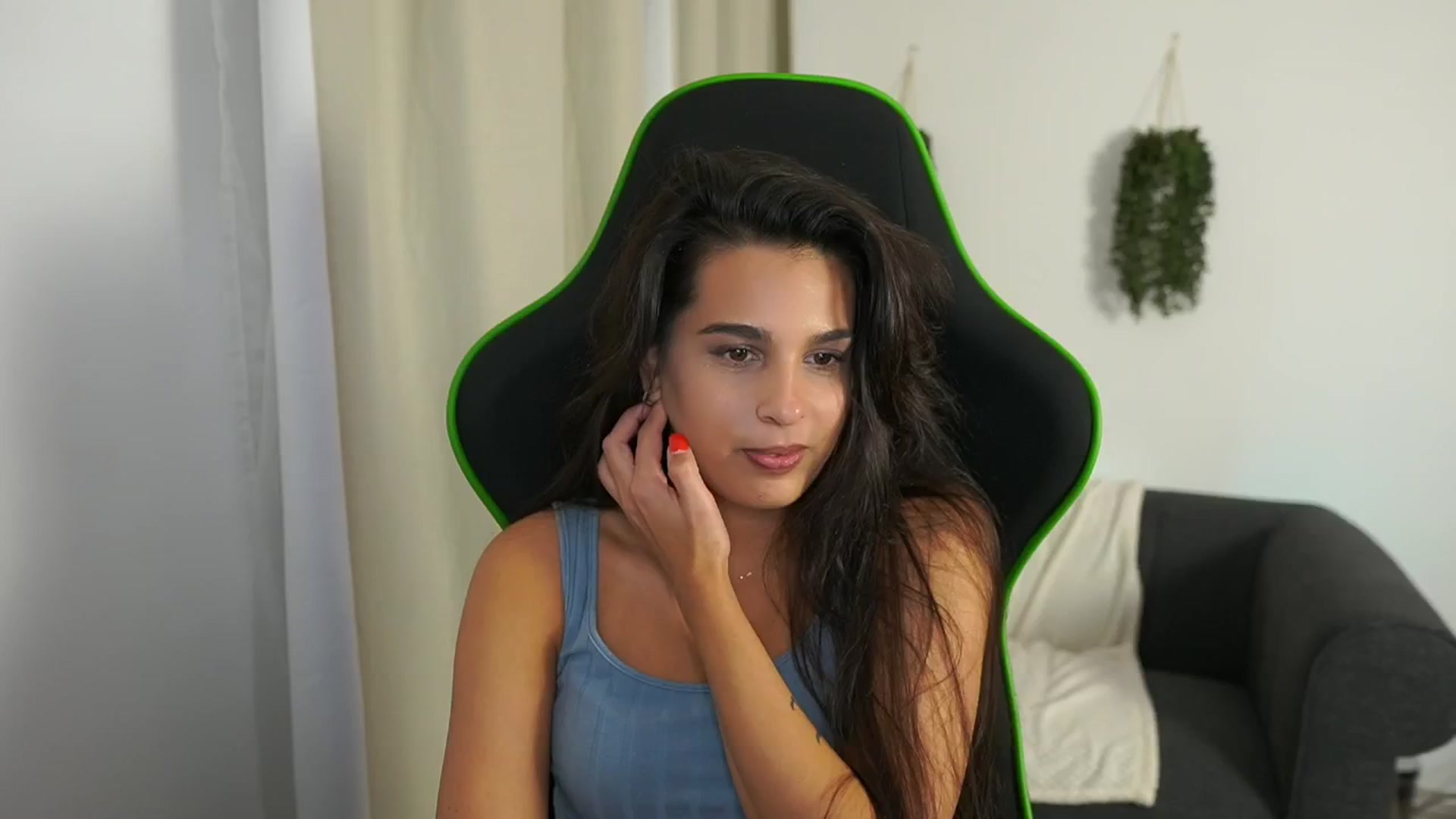 Gallery image thumbnail from Mila_denver's myfreecams stream on, 10/13/2024, 17:39 image 15 of 20