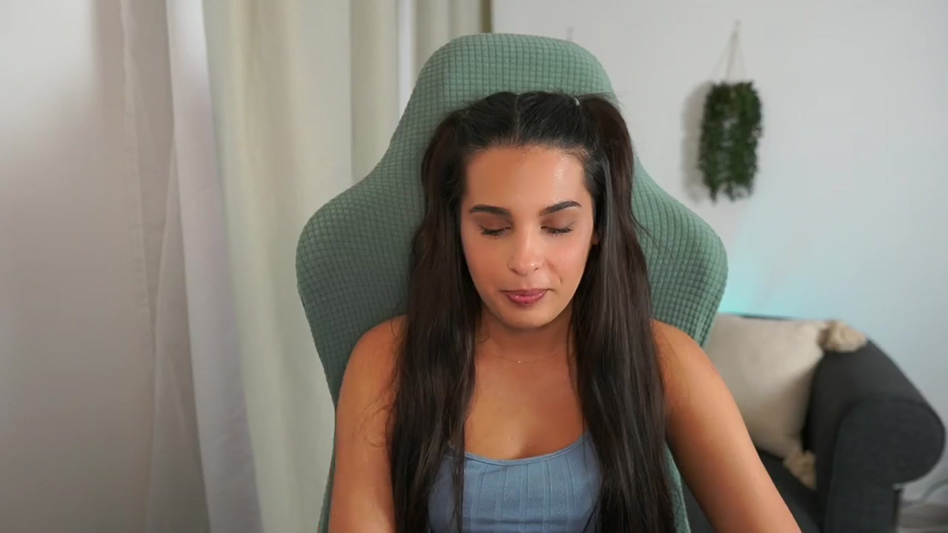 Gallery image thumbnail from Mila_denver's myfreecams stream on, 10/15/2024, 15:40 image 13 of 20