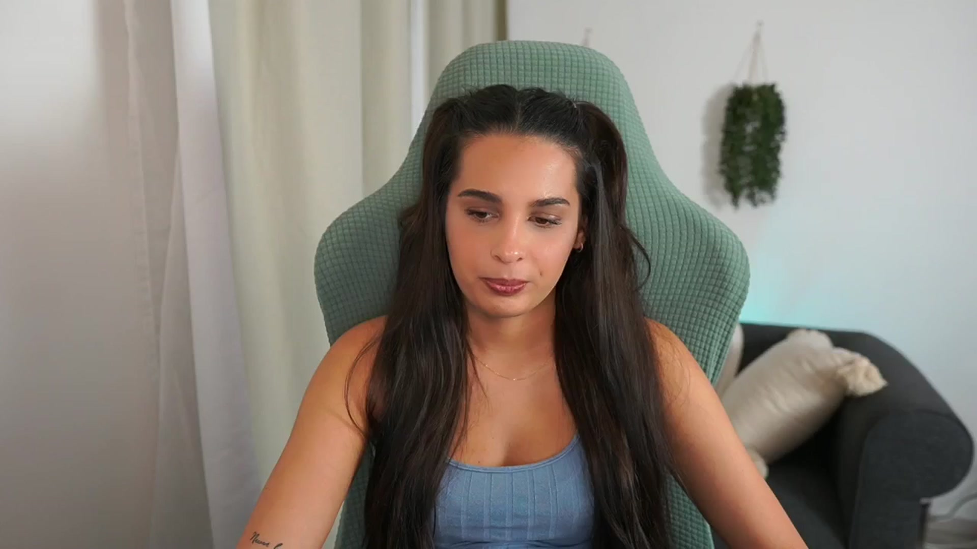 Gallery image thumbnail from Mila_denver's myfreecams stream on, 10/15/2024, 15:40 image 6 of 20