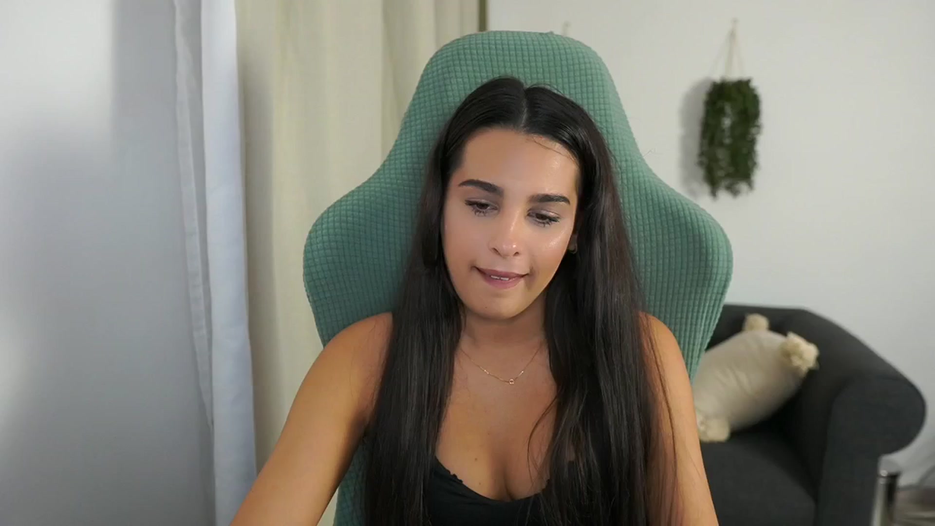 Gallery image thumbnail from Mila_denver's myfreecams stream on, 10/16/2024, 14:04 image 15 of 20