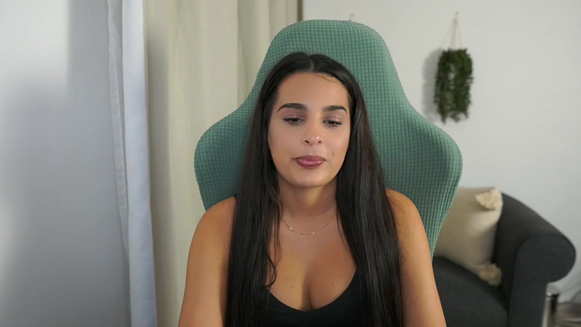 Gallery image thumbnail from Mila_denver's myfreecams stream on, 10/16/2024, 15:46 image 11 of 20