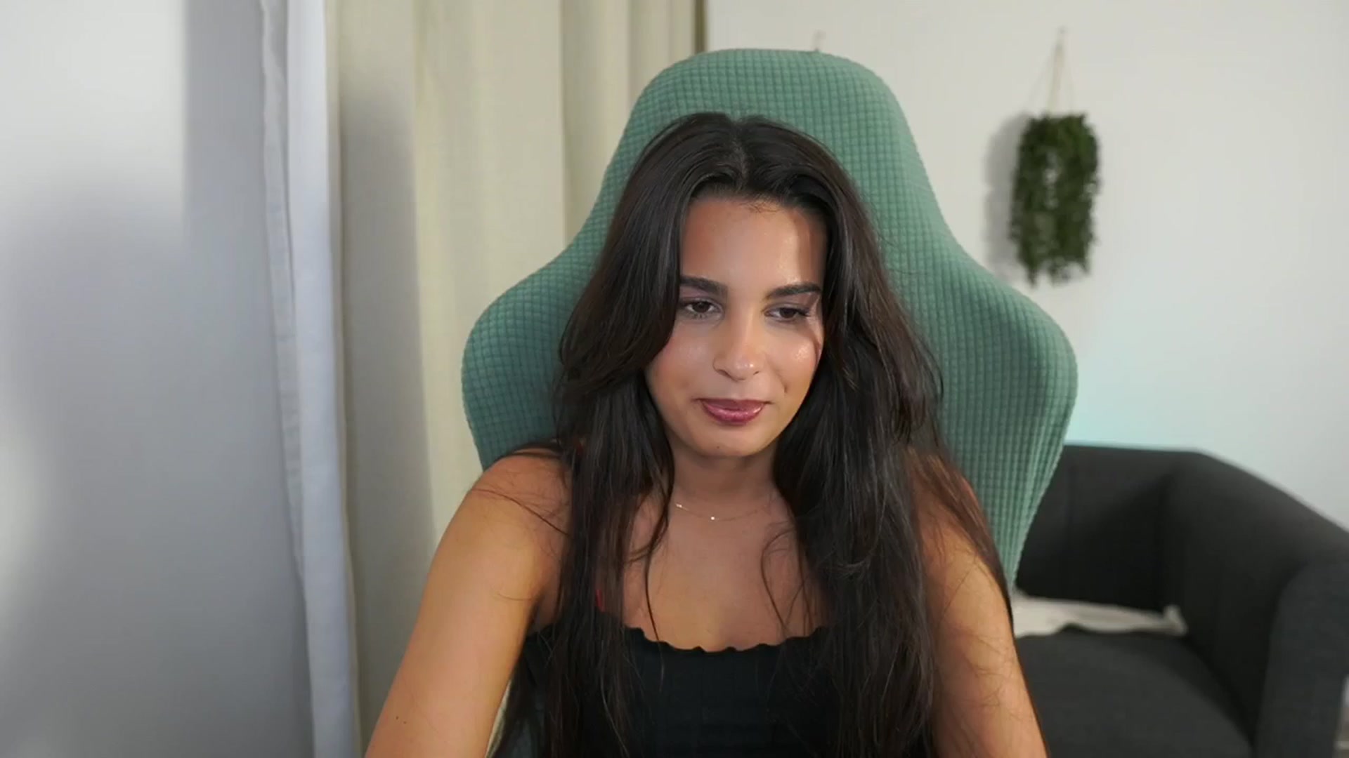 Gallery image thumbnail from Mila_denver's myfreecams stream on, 10/17/2024, 16:13 image 19 of 20