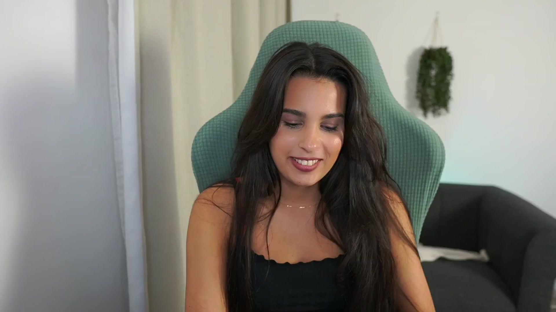Gallery image thumbnail from Mila_denver's myfreecams stream on, 10/17/2024, 16:13 image 18 of 20