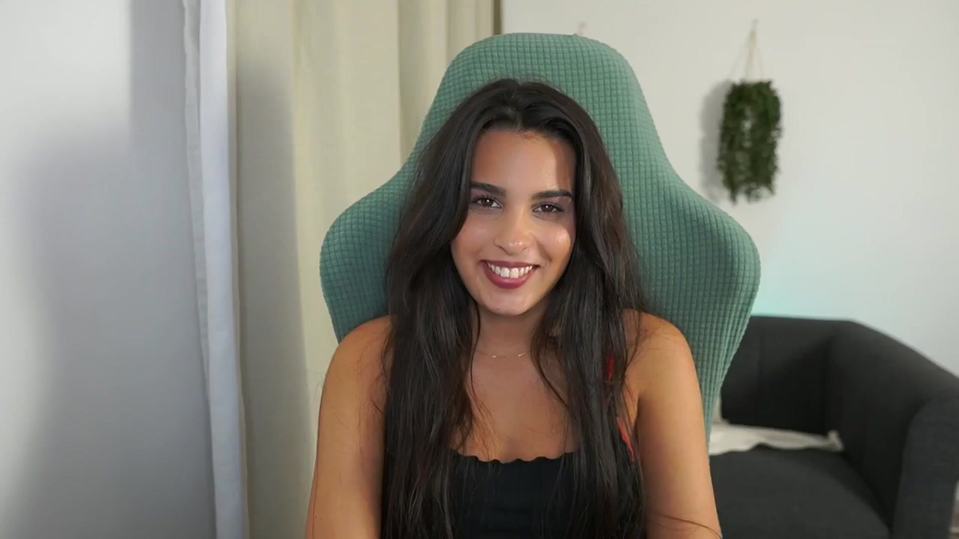 Gallery image thumbnail from Mila_denver's myfreecams stream on, 10/17/2024, 17:38 image 10 of 20