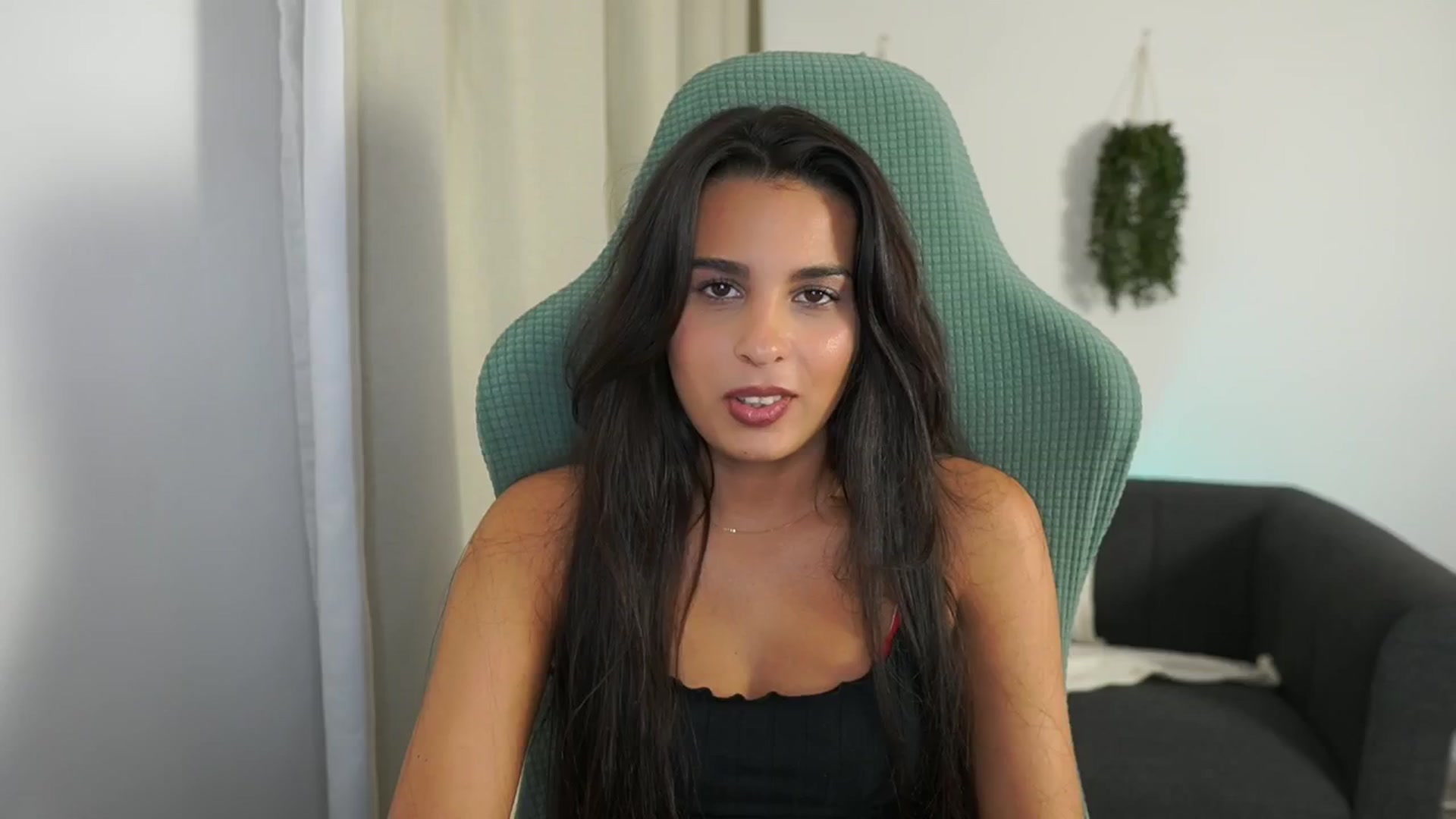 Gallery image thumbnail from Mila_denver's myfreecams stream on, 10/17/2024, 17:38 image 12 of 20