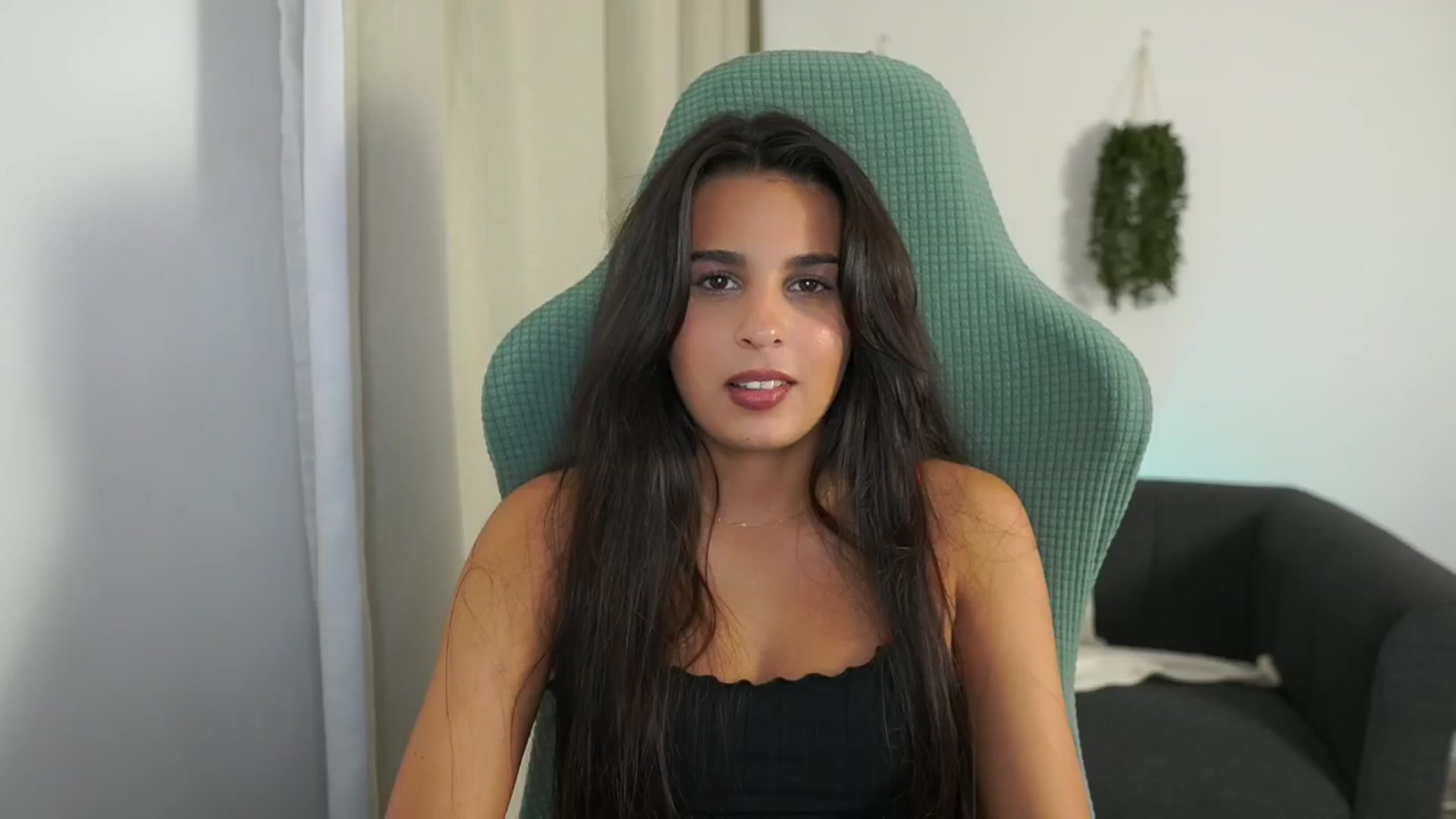 Gallery image thumbnail from Mila_denver's myfreecams stream on, 10/17/2024, 17:38 image 11 of 20