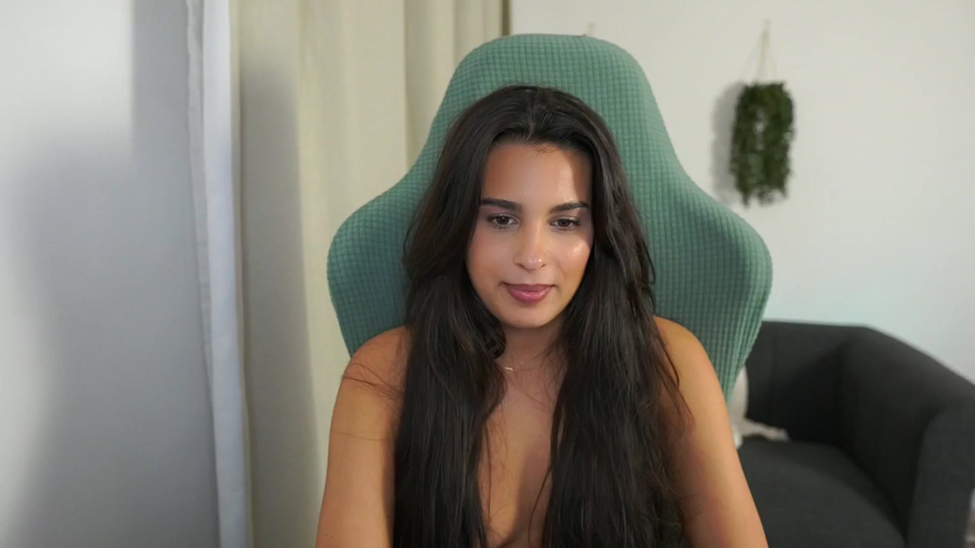 Gallery image thumbnail from Mila_denver's myfreecams stream on, 10/17/2024, 18:15 image 16 of 20