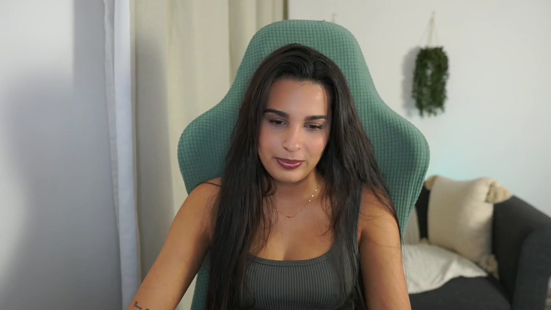 Gallery image thumbnail from Mila_denver's myfreecams stream on, 10/20/2024, 13:38 image 19 of 20