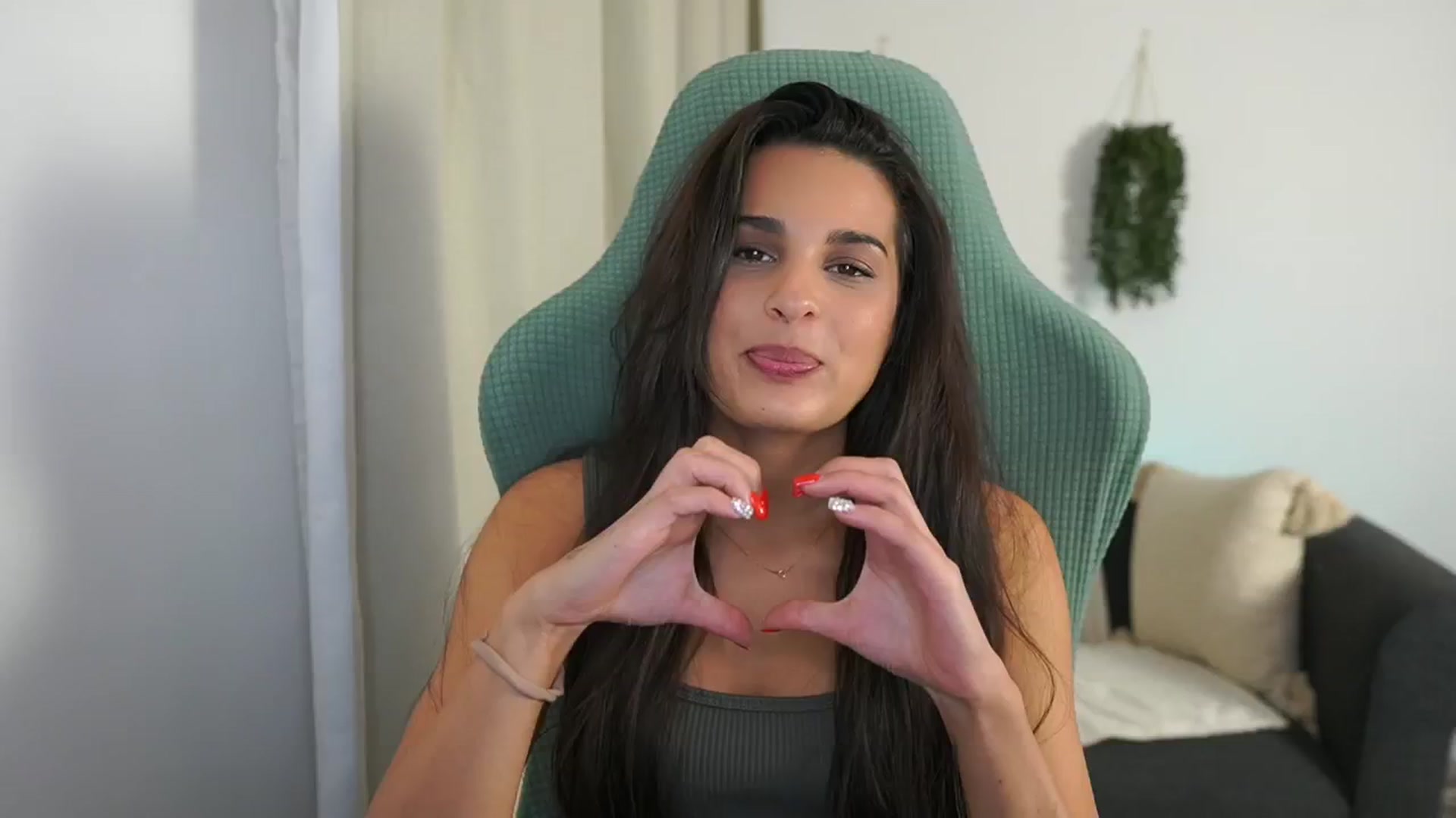 Gallery image thumbnail from Mila_denver's myfreecams stream on, 10/20/2024, 14:30 image 12 of 20