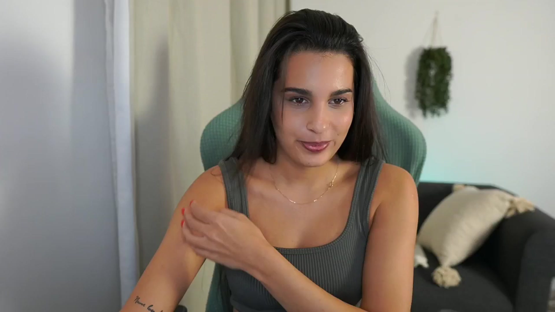 Gallery image thumbnail from Mila_denver's myfreecams stream on, 10/20/2024, 18:12 image 14 of 20