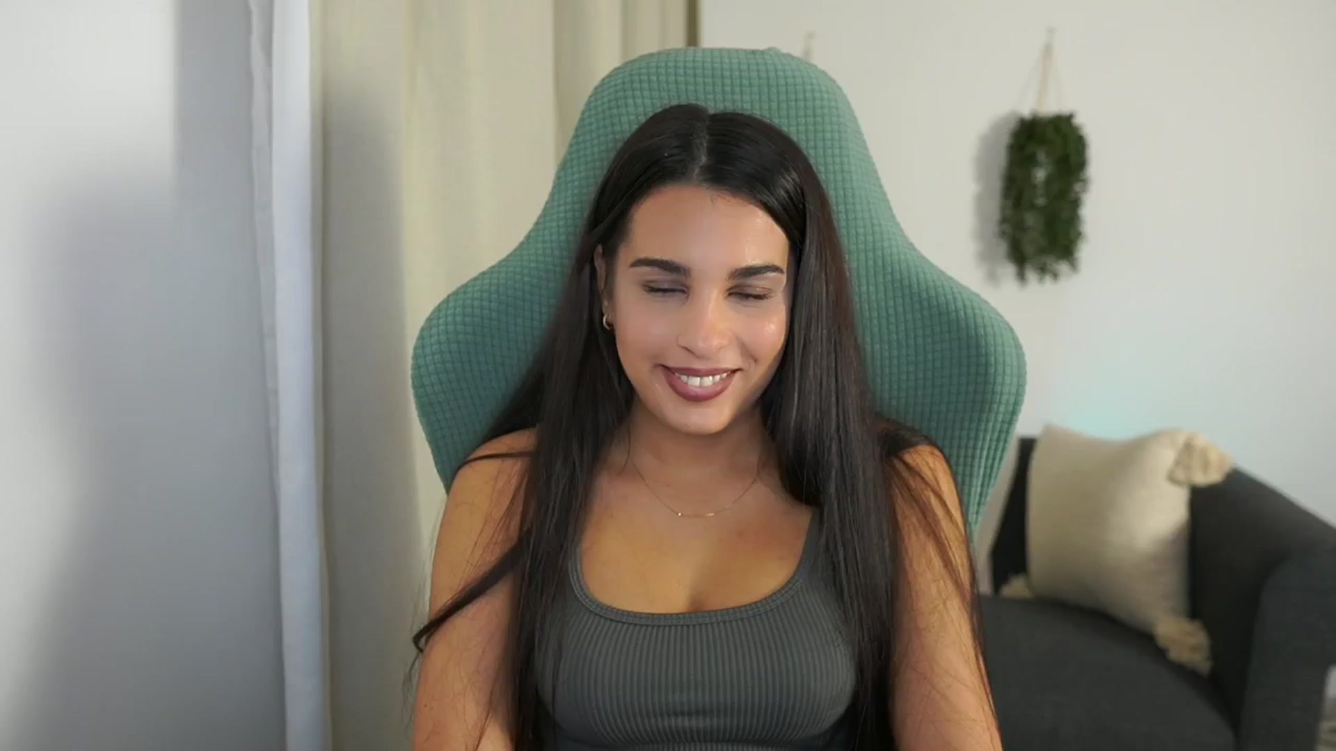Gallery image thumbnail from Mila_denver's myfreecams stream on, 10/21/2024, 09:20 image 17 of 20