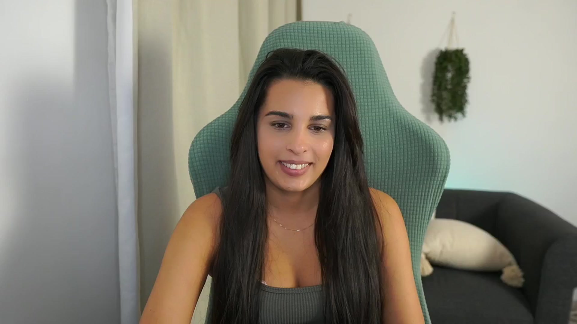 Gallery image thumbnail from Mila_denver's myfreecams stream on, 10/21/2024, 13:01 image 3 of 20