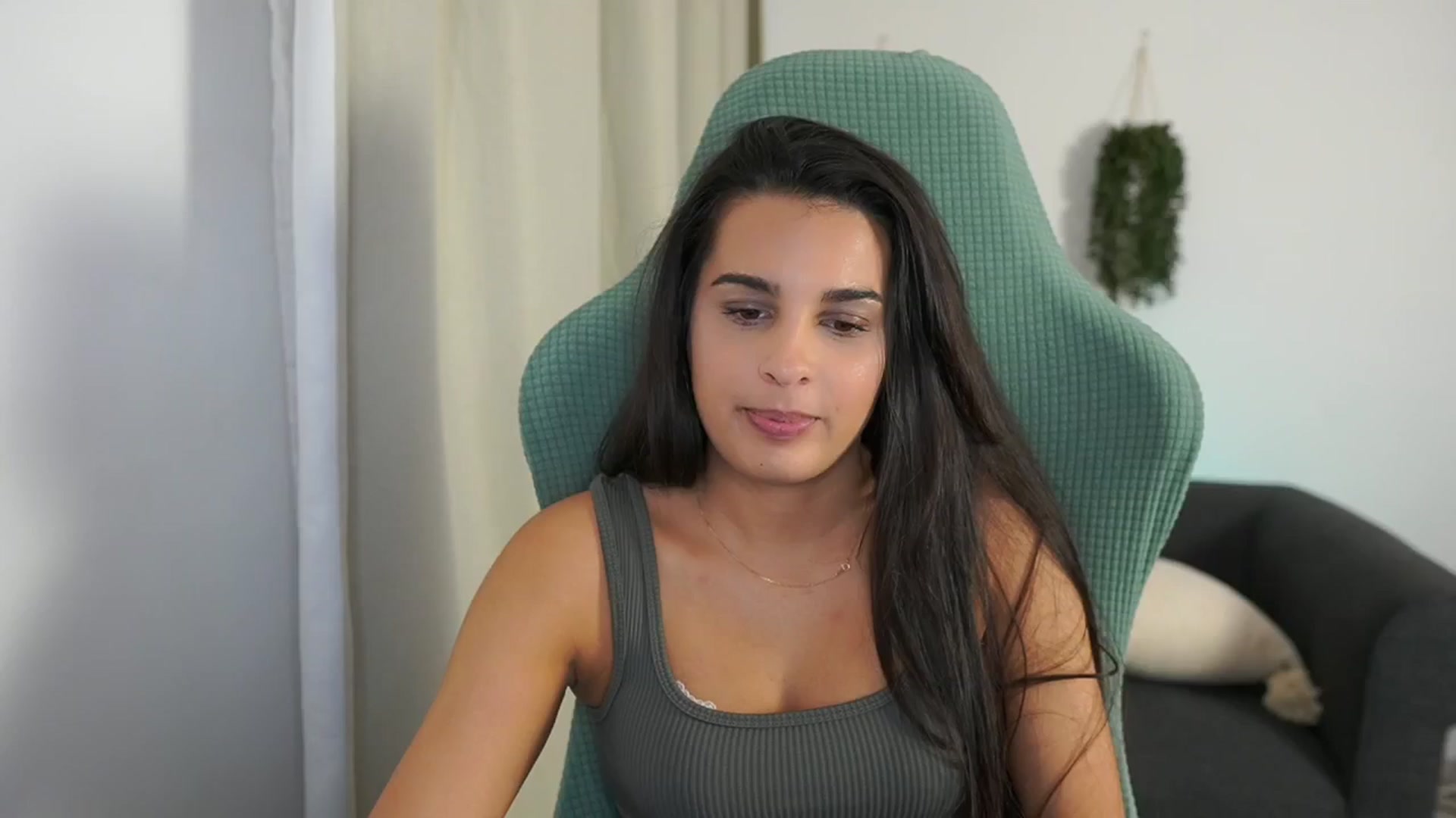 Gallery image thumbnail from Mila_denver's myfreecams stream on, 10/21/2024, 13:01 image 17 of 20