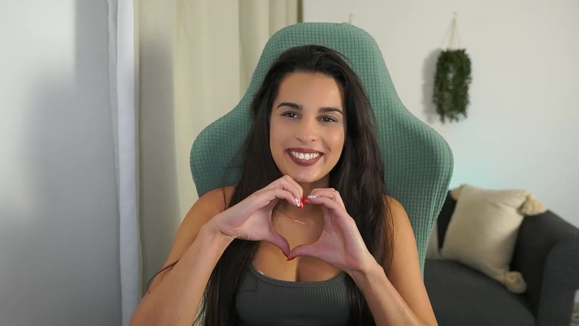 Gallery image thumbnail from Mila_denver's myfreecams stream on, 10/21/2024, 14:50 image 1 of 20