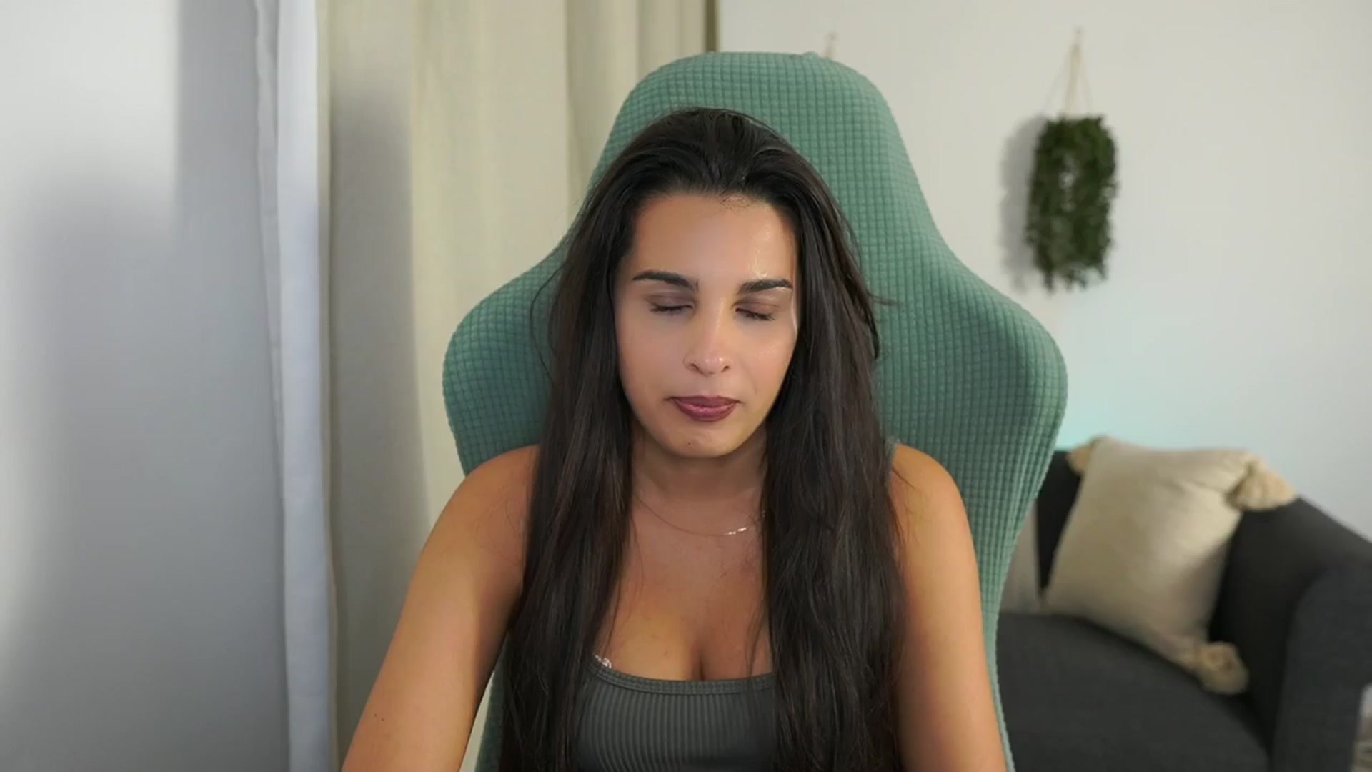 Gallery image thumbnail from Mila_denver's myfreecams stream on, 10/21/2024, 14:50 image 5 of 20