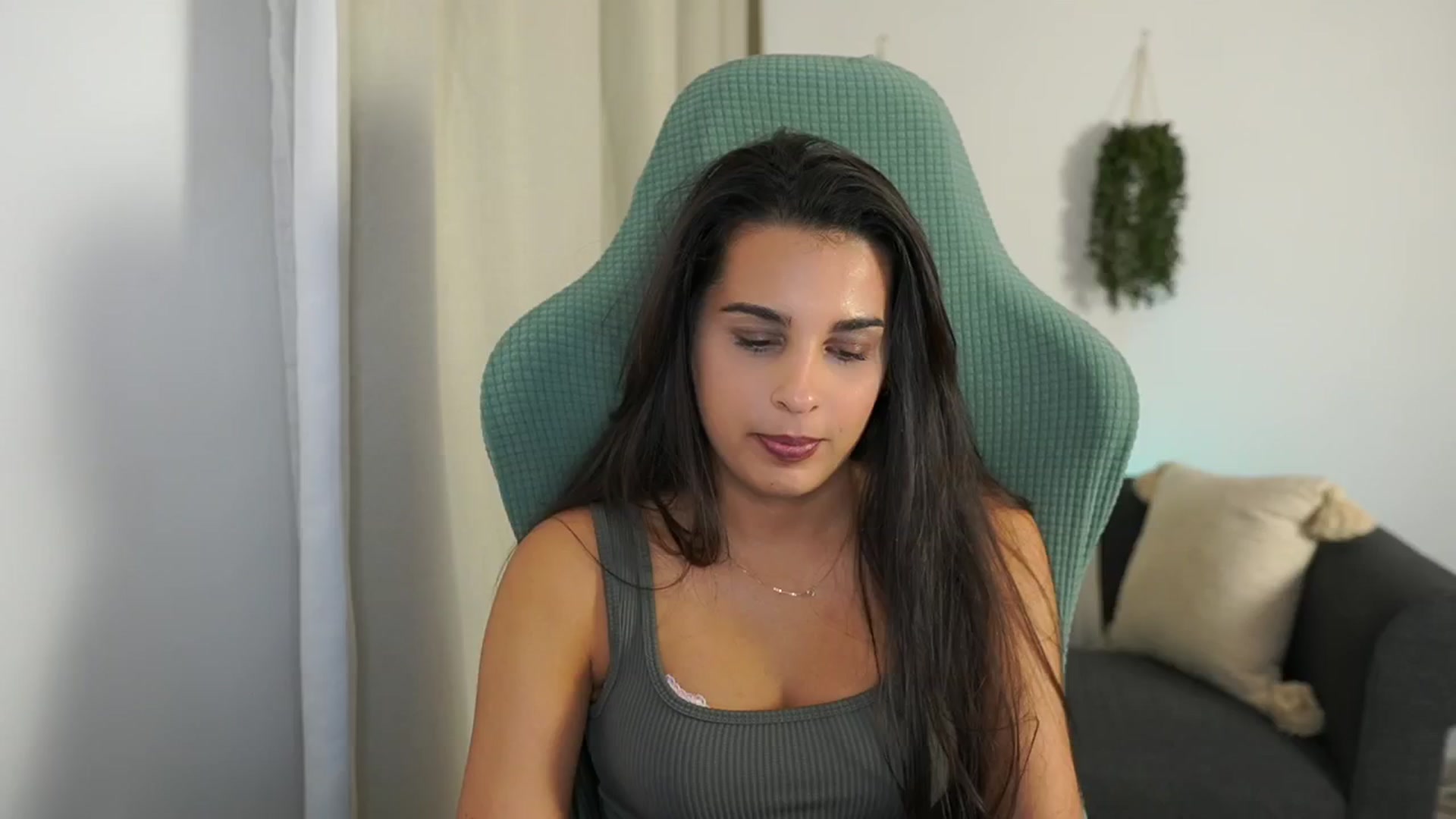Gallery image thumbnail from Mila_denver's myfreecams stream on, 10/21/2024, 16:16 image 3 of 20