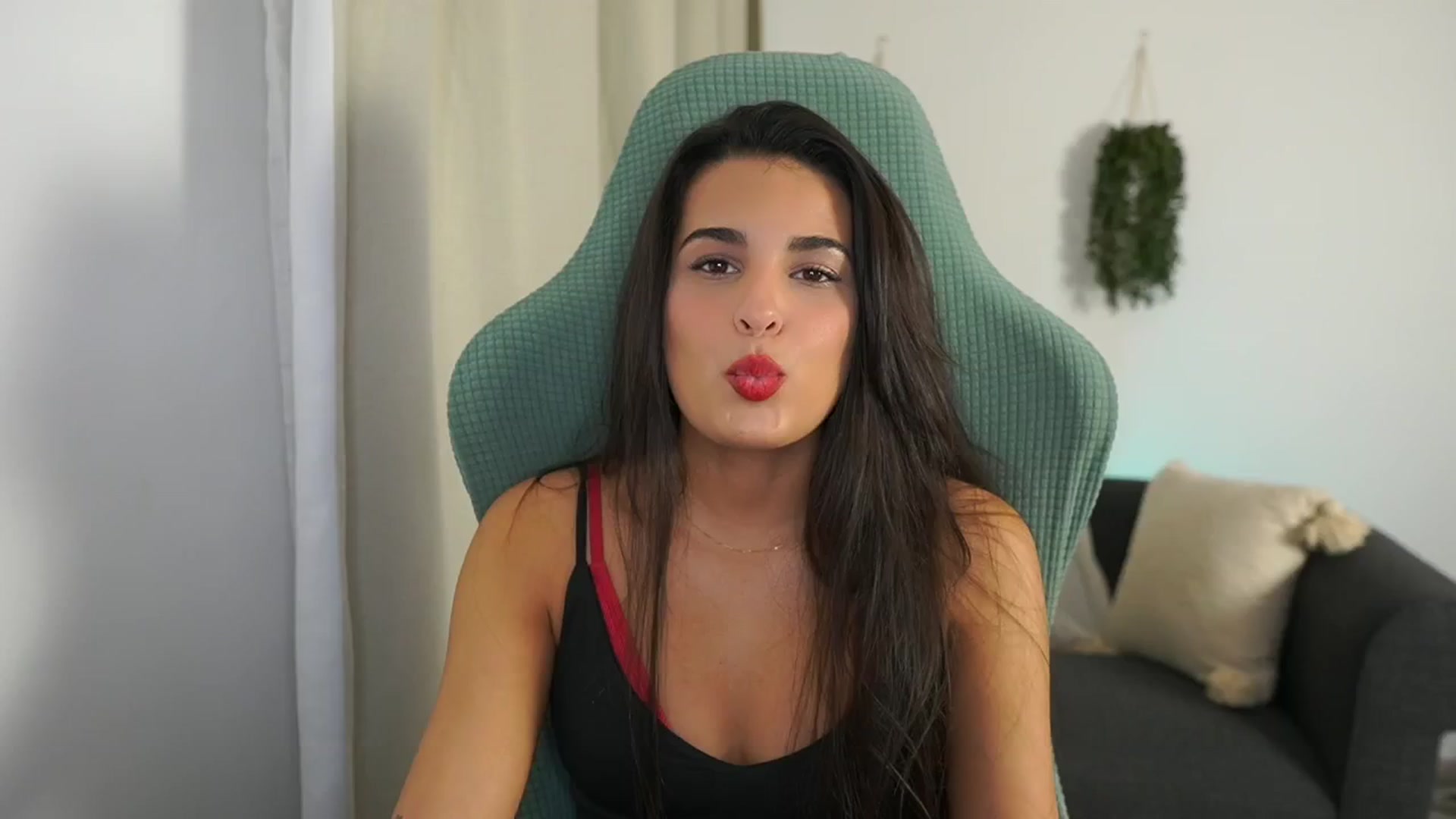Gallery image thumbnail from Mila_denver's myfreecams stream on, 10/23/2024, 13:49 image 11 of 20