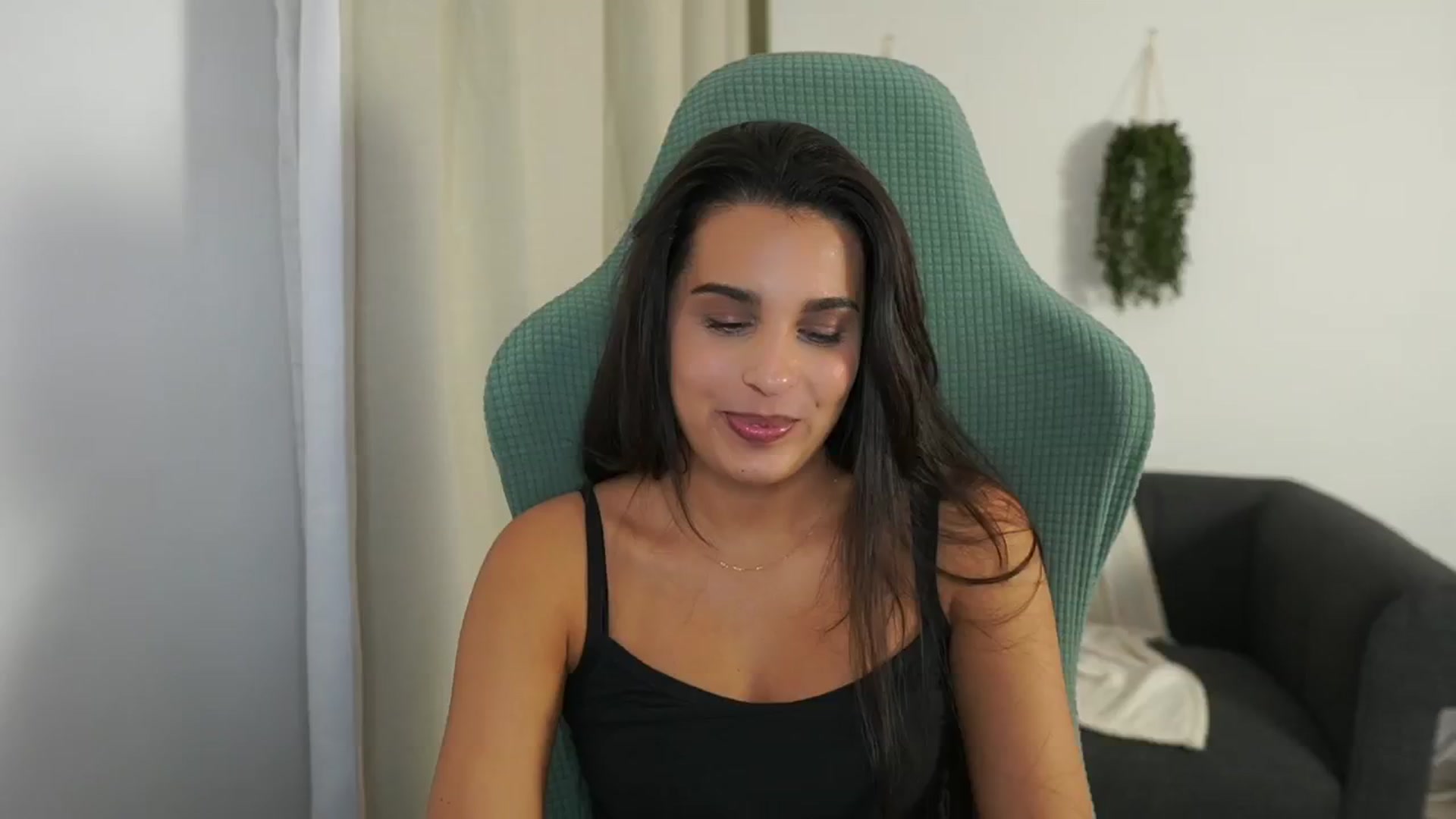 Gallery image thumbnail from Mila_denver's myfreecams stream on, 10/28/2024, 18:12 image 3 of 20