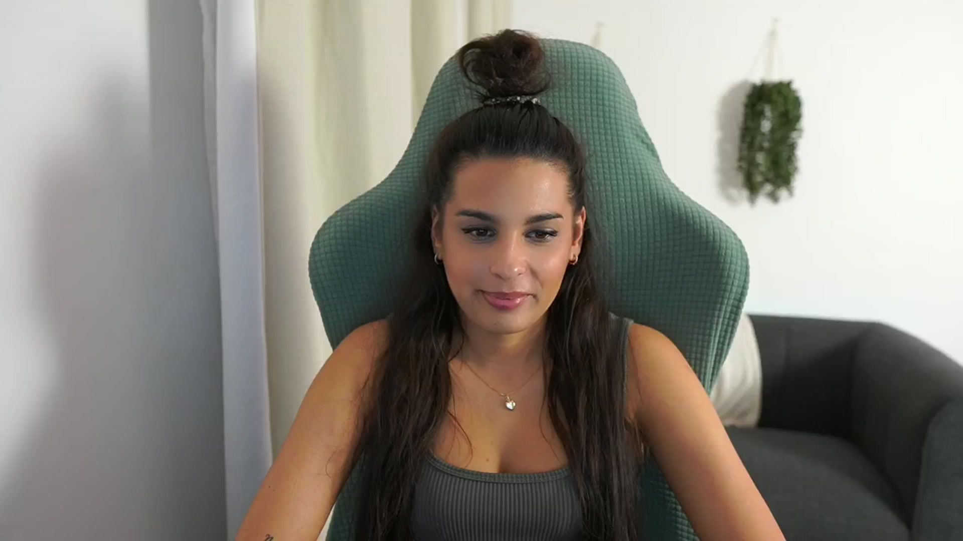 Gallery image thumbnail from Mila_denver's myfreecams stream on, 11/10/2024, 19:07 image 13 of 20