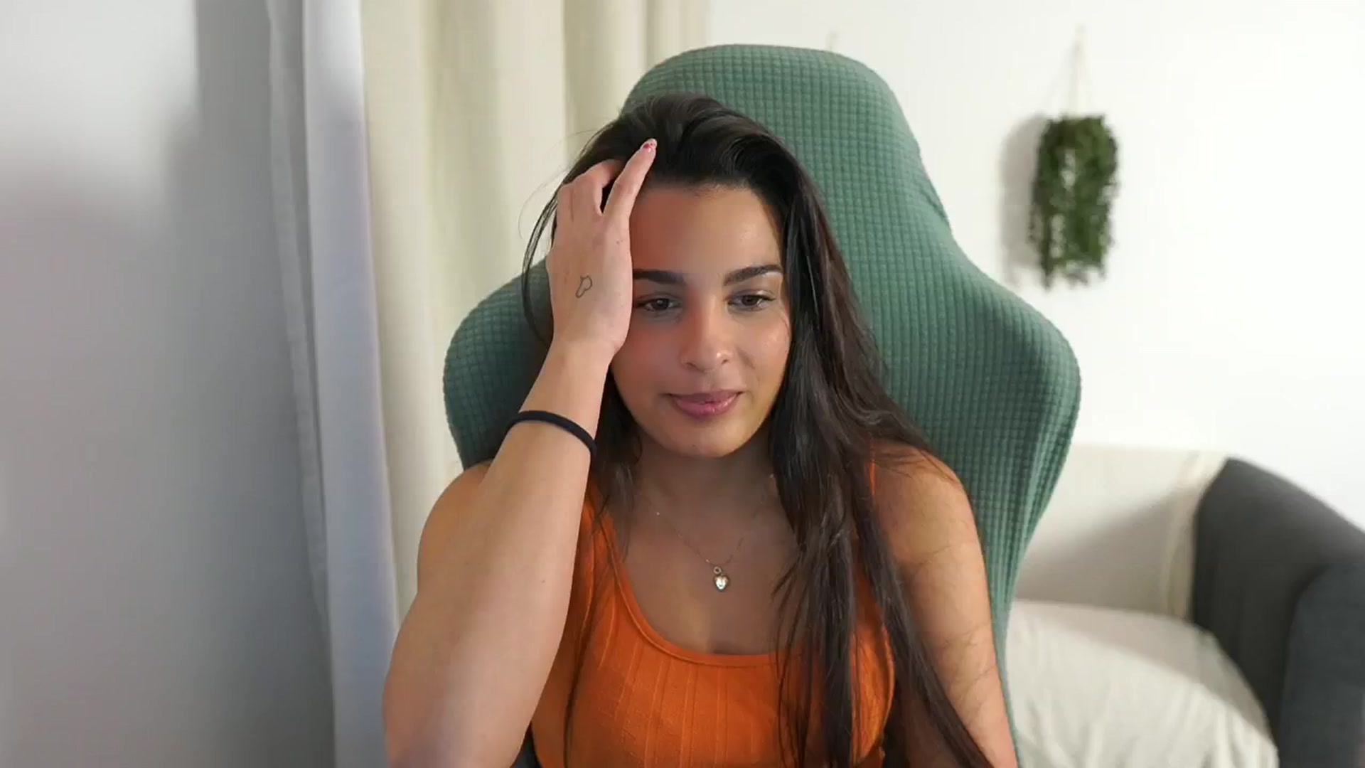 Gallery image thumbnail from Mila_denver's myfreecams stream on, 11/17/2024, 15:37 image 13 of 20