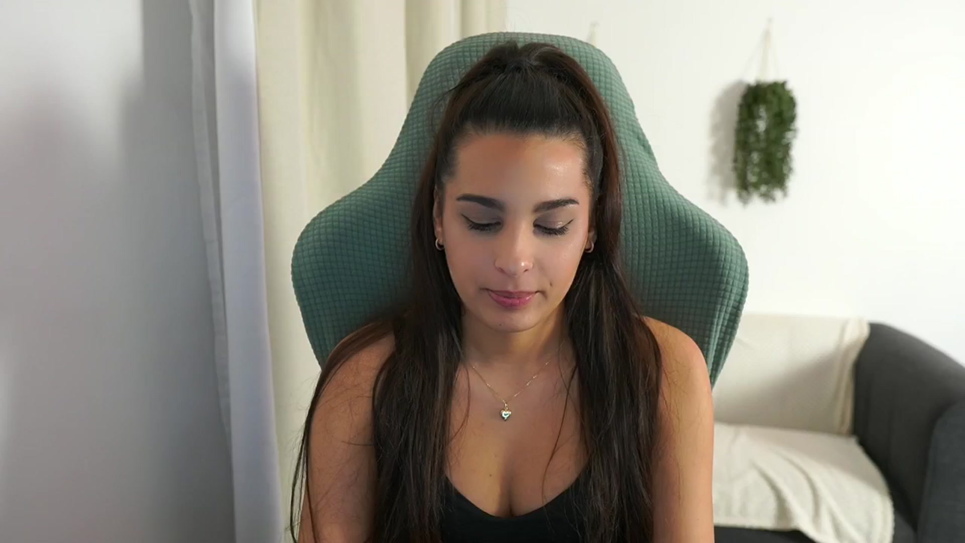 Gallery image thumbnail from Mila_denver's myfreecams stream on, 11/19/2024, 13:15 image 11 of 20